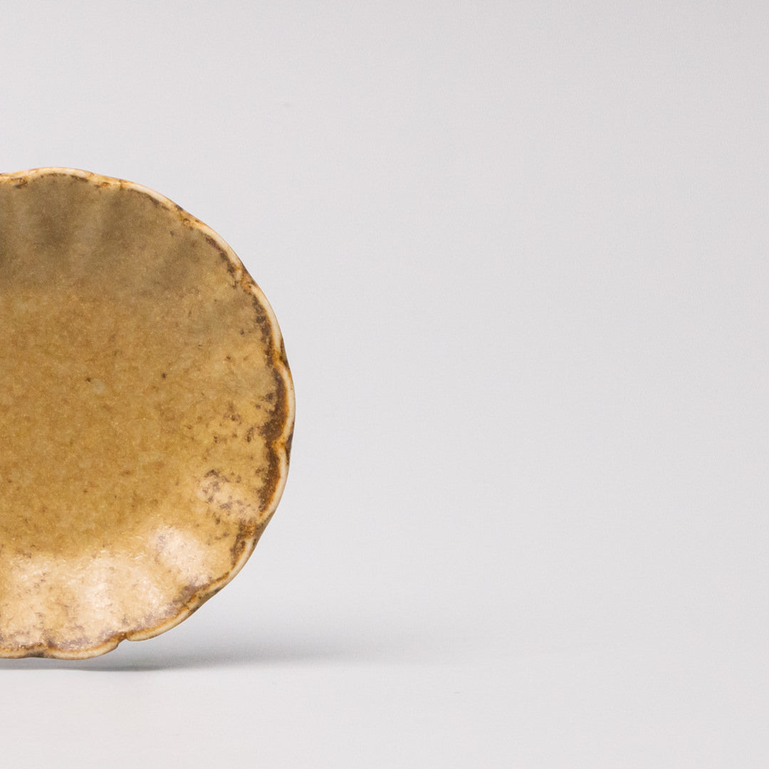 Kitchen & Bathroom DIY: Sauce Dish 8cm Scallop Ochre Fade Glaze