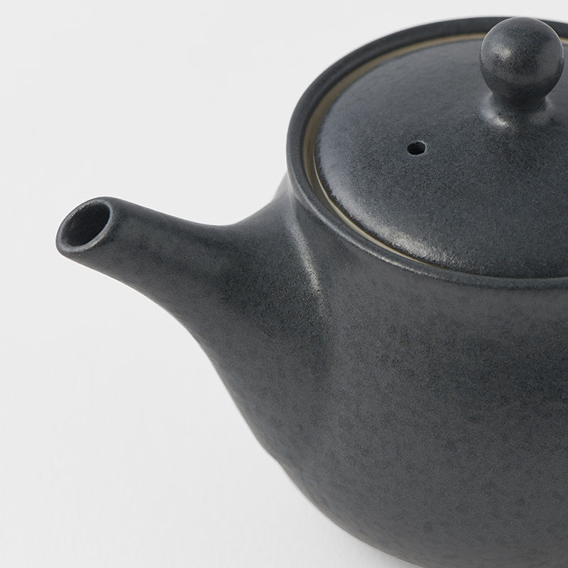 Teas & Accessories: Teapot 400ml Matte Black Glaze