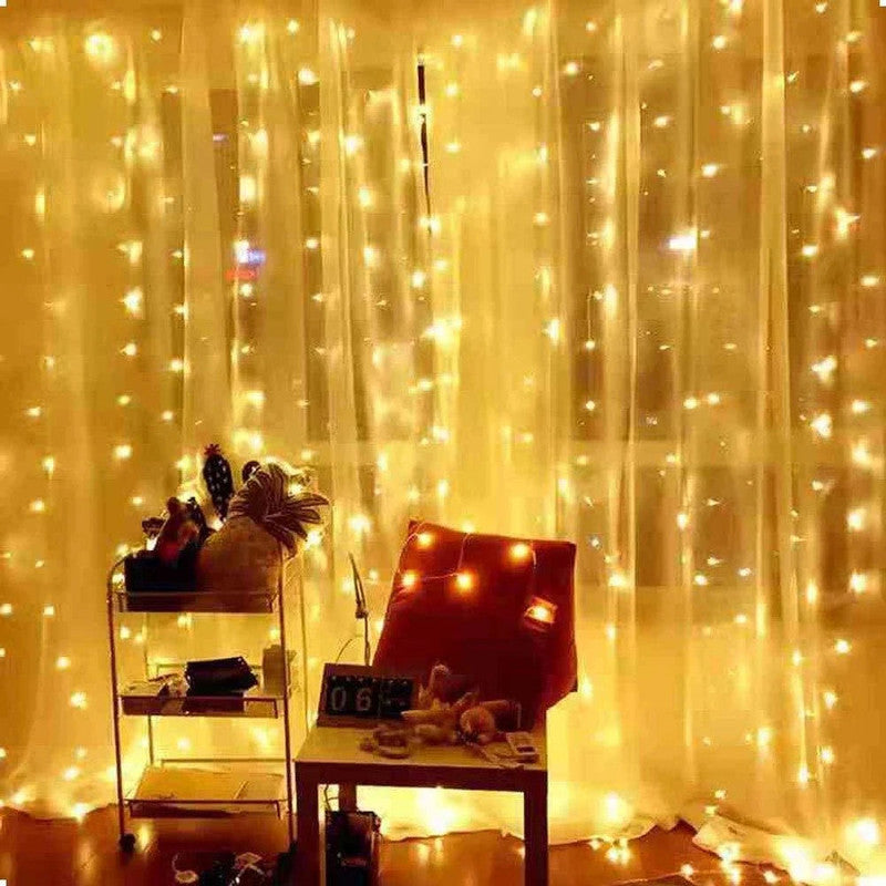 Christmas Wreaths & Garlands: Christmas Lights Curtain Garland