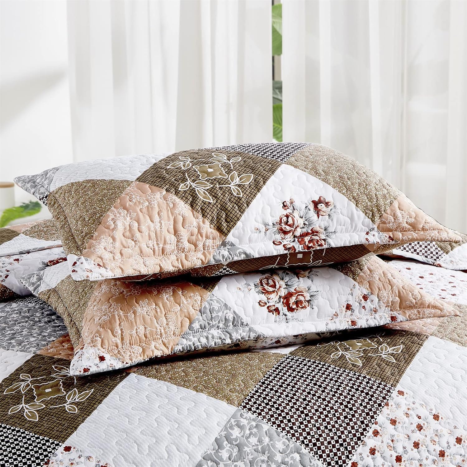 Quilts & Duvets: Gleaming rust brown colo patchwork 3 Pc Bedspread & Pillow Cover Set