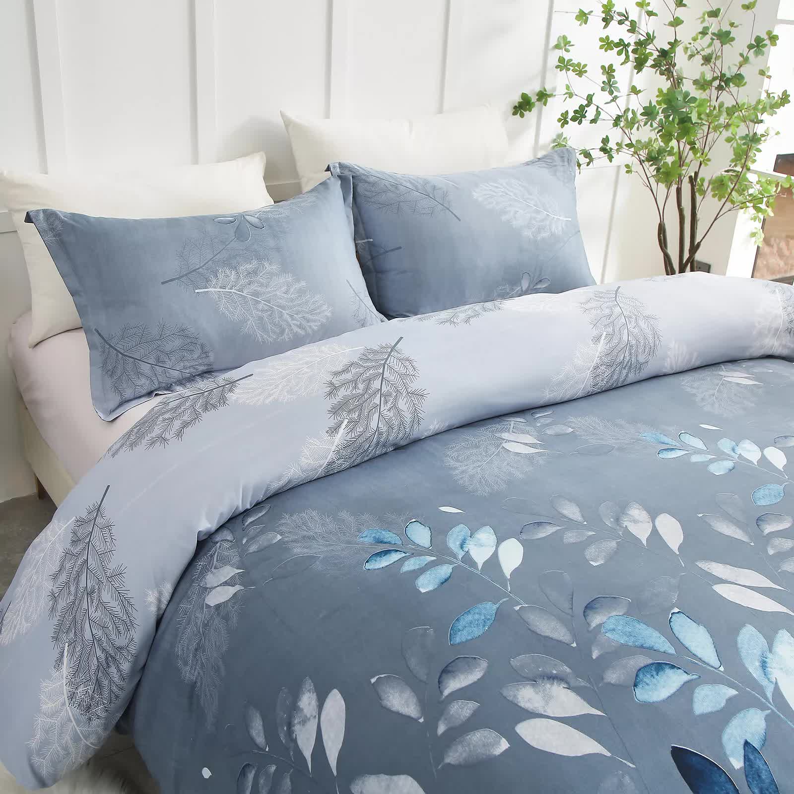Duvet Covers: Timeless Design Plaid Duvet Cover Set - Lightweight-Queen