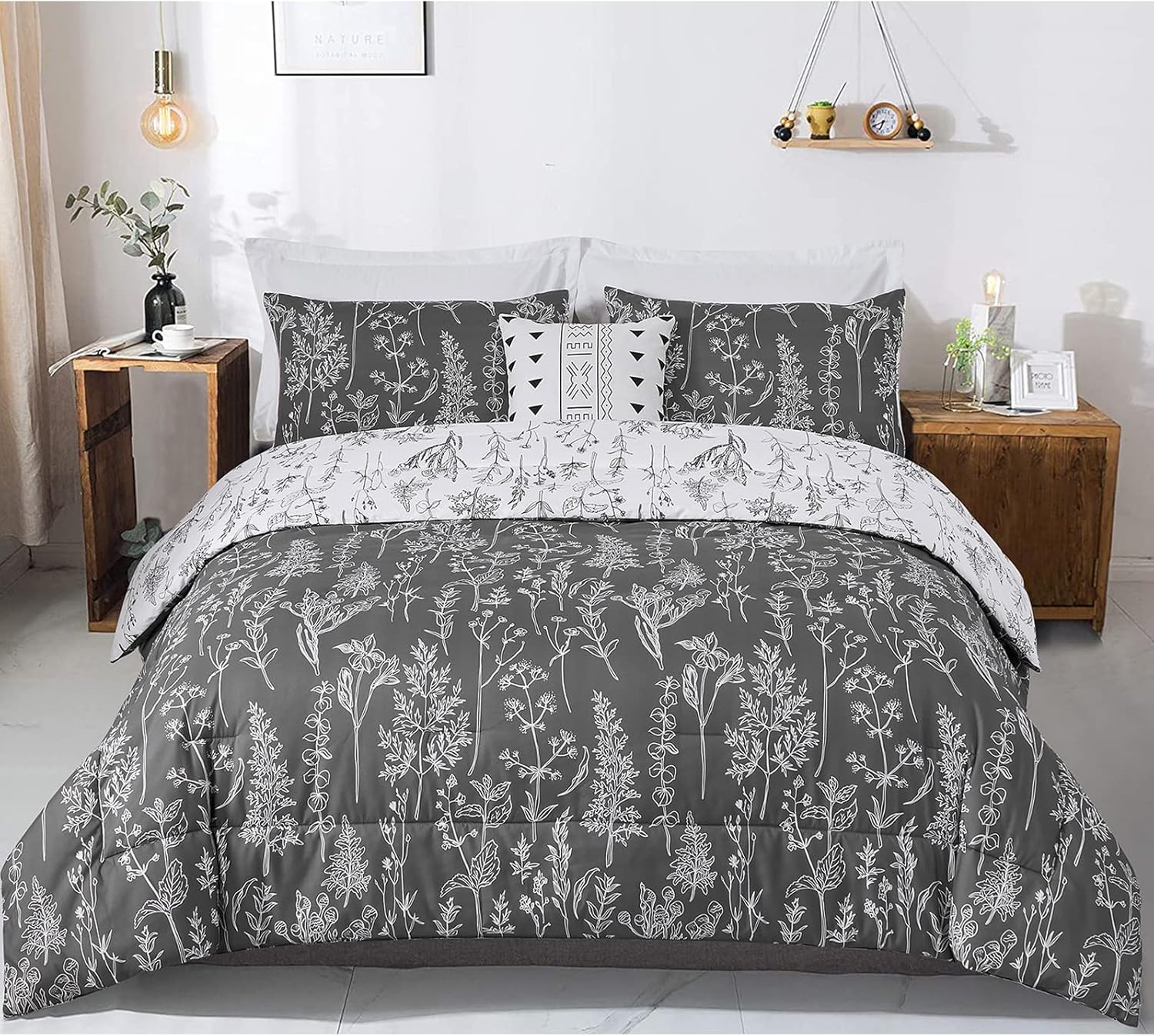 Quilts & Duvets: Floral Comforter Set, King Size, Black White Floral Pattern Reversible Bedding