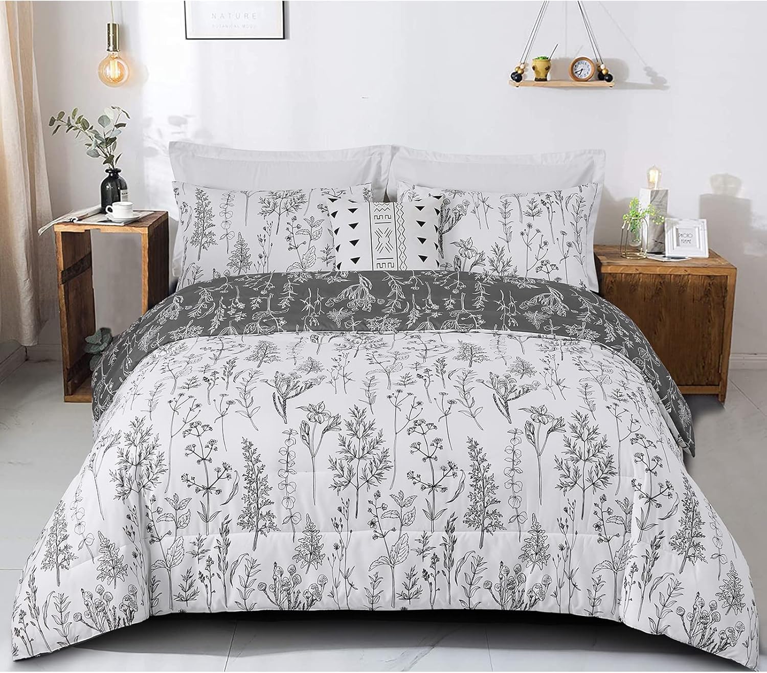 Quilts & Duvets: Floral Comforter Set, King Size, Black White Floral Pattern Reversible Bedding