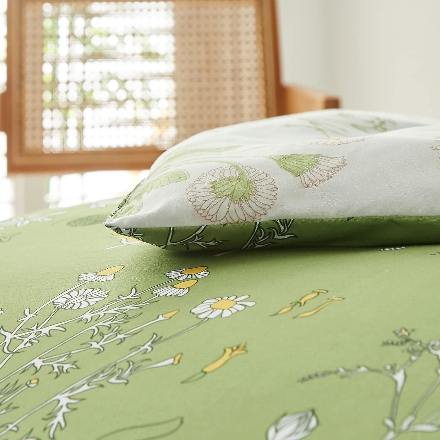 Quilts & Duvets: Vintage Delicate green bloom 3 Pc Comforter & Pillow Cover Set