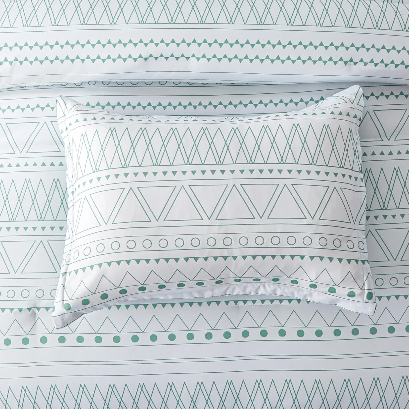 Quilts & Duvets: Boho Vibes Bedding Set  3‑Piece Comforter & Pillow Covers
