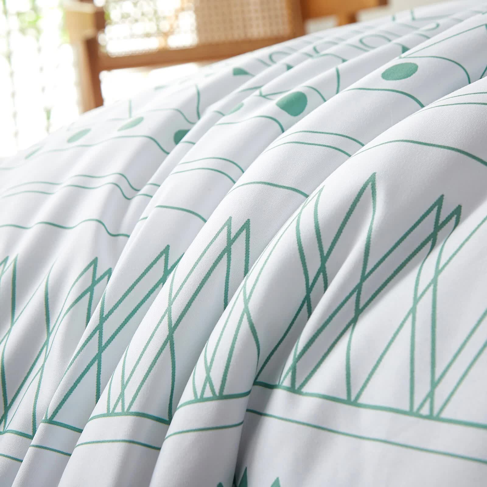 Quilts & Duvets: Boho Vibes Bedding Set  3‑Piece Comforter & Pillow Covers