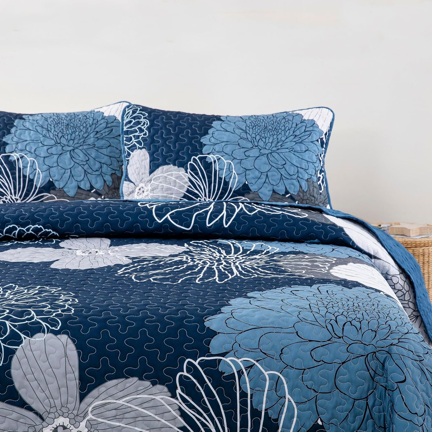 Quilts & Duvets: Frosted Magnolia Chic blue 3 Pc Comforter & Pillow Cover Set KING