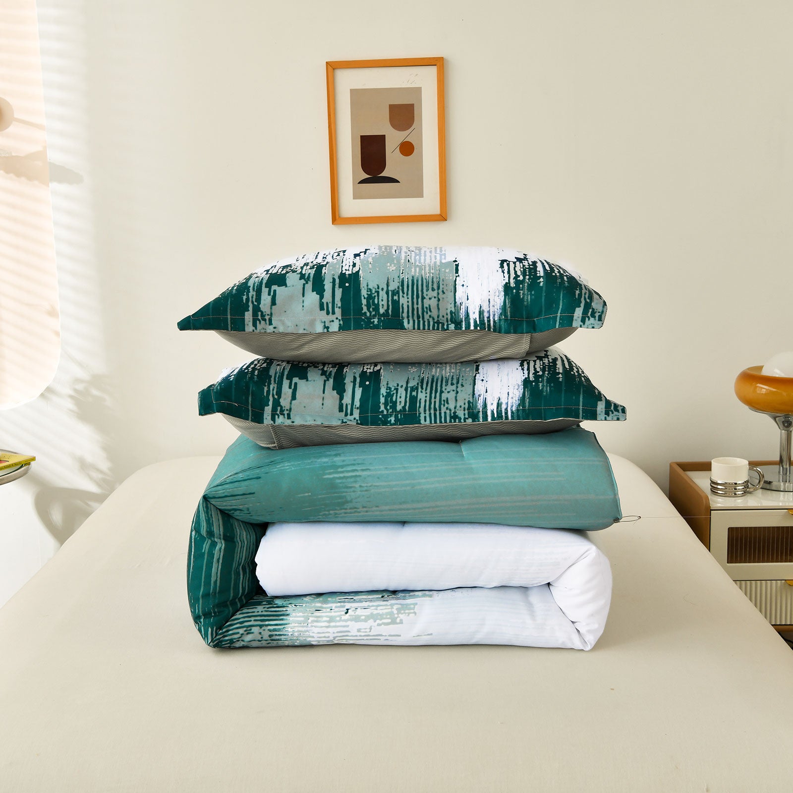 Quilts & Duvets: Floral Stripes Comforter Set, King Size, Plush 3-Piece Bedding with Pillowcases