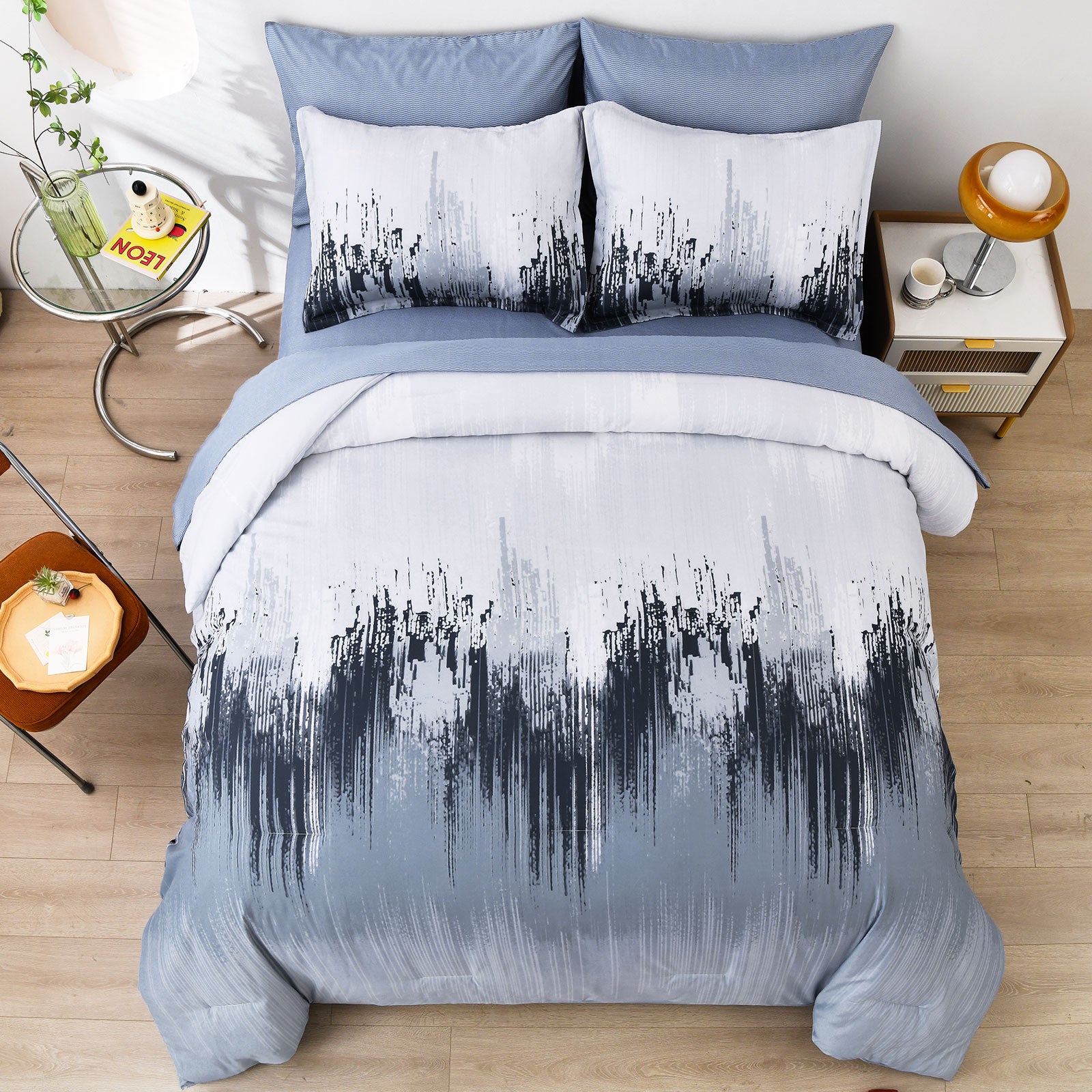 Quilts & Duvets: Floral Stripes Comforter Set, King Size, Warm 3-Piece Bedding with Pillowcases
