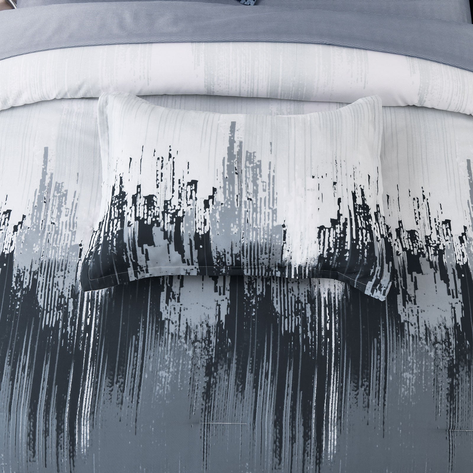 Quilts & Duvets: Floral Stripes Comforter Set, King Size, Warm 3-Piece Bedding with Pillowcases