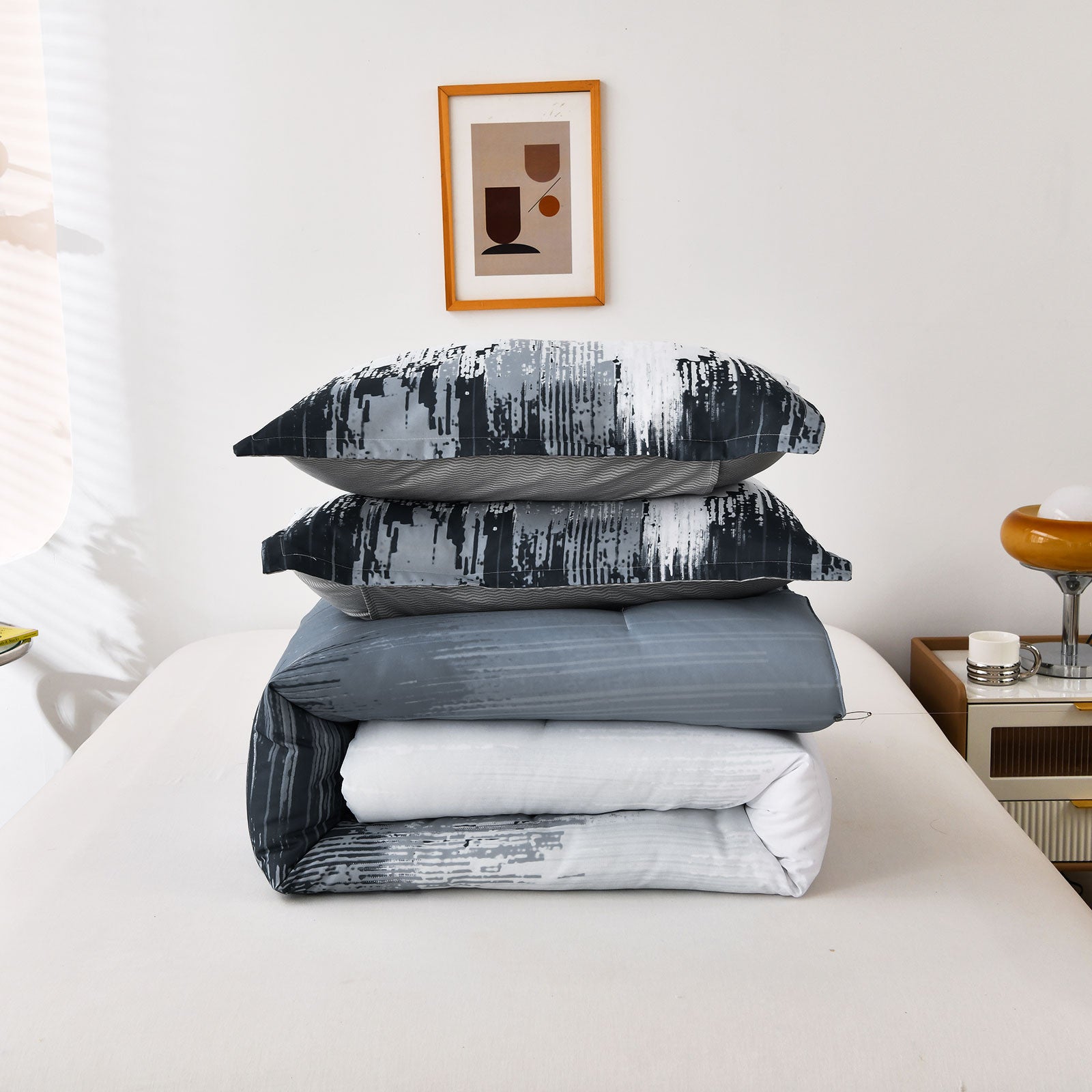 Quilts & Duvets: Floral Stripes Comforter Set, King Size, Warm 3-Piece Bedding with Pillowcases