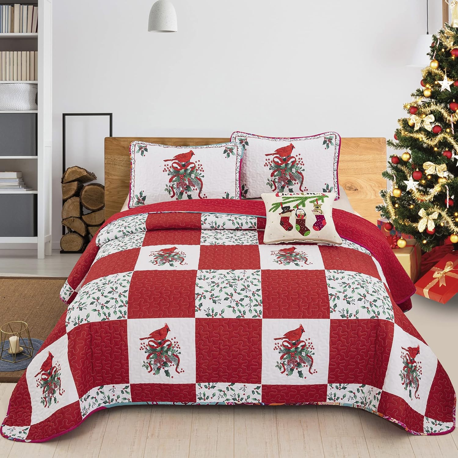 Quilts & Duvets: Elegant Red, greem & White Christmas Queen Bedspread Set