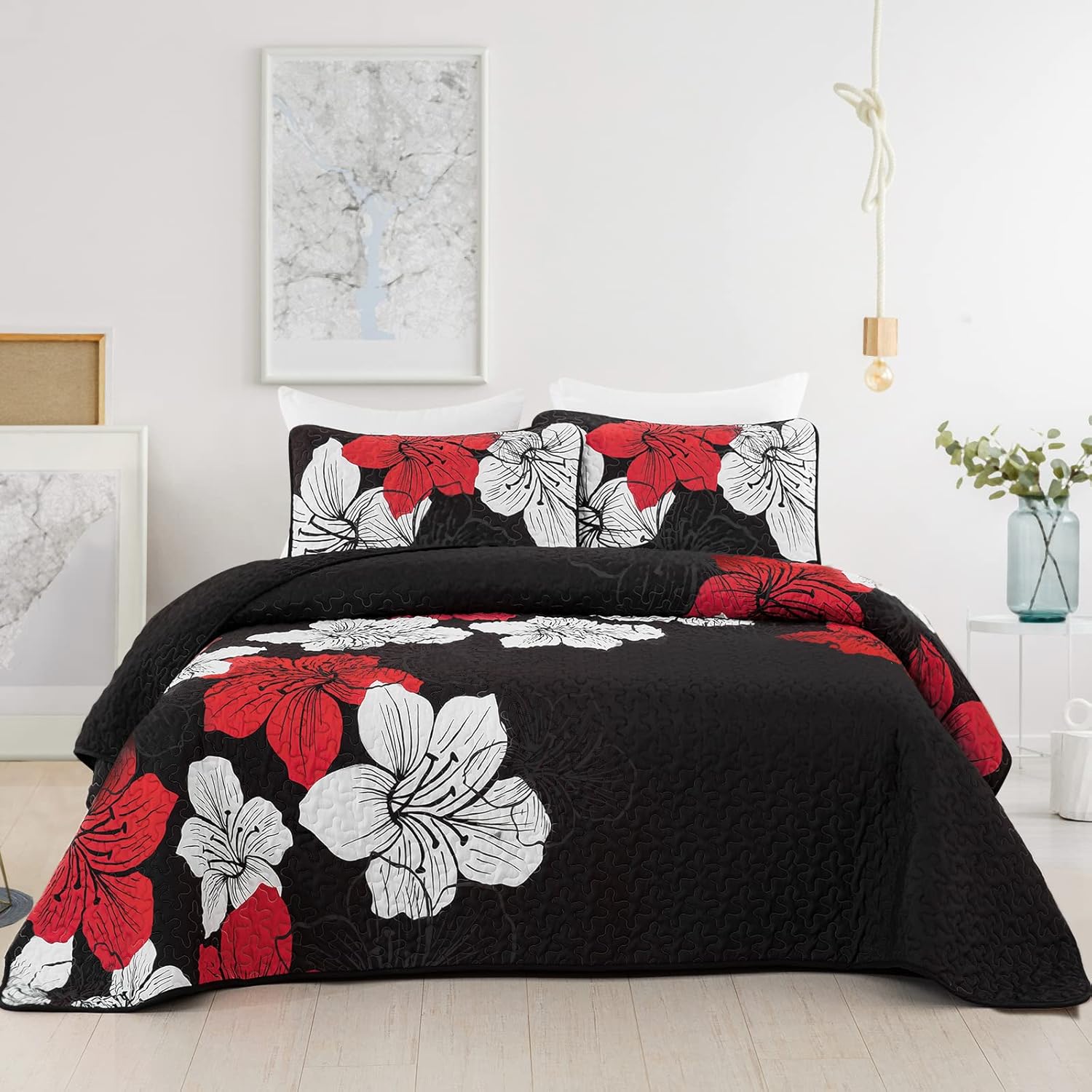Blankets & Throws: Glorious Quilted coverlet and pillowcovers set: Unmatched Beauty - Queen size