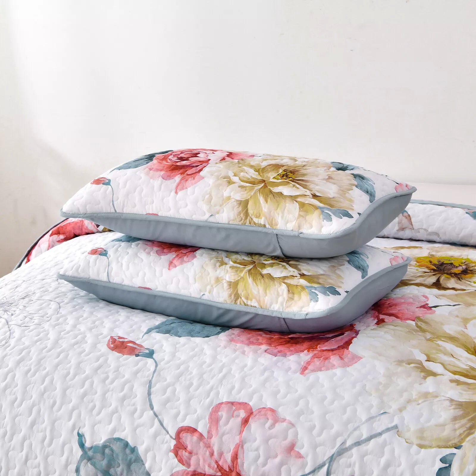 Blankets & Throws: Vibrant Quilted Bedspread and Pillowcases Set: Add Color and Comfort to Your Space - Queen size