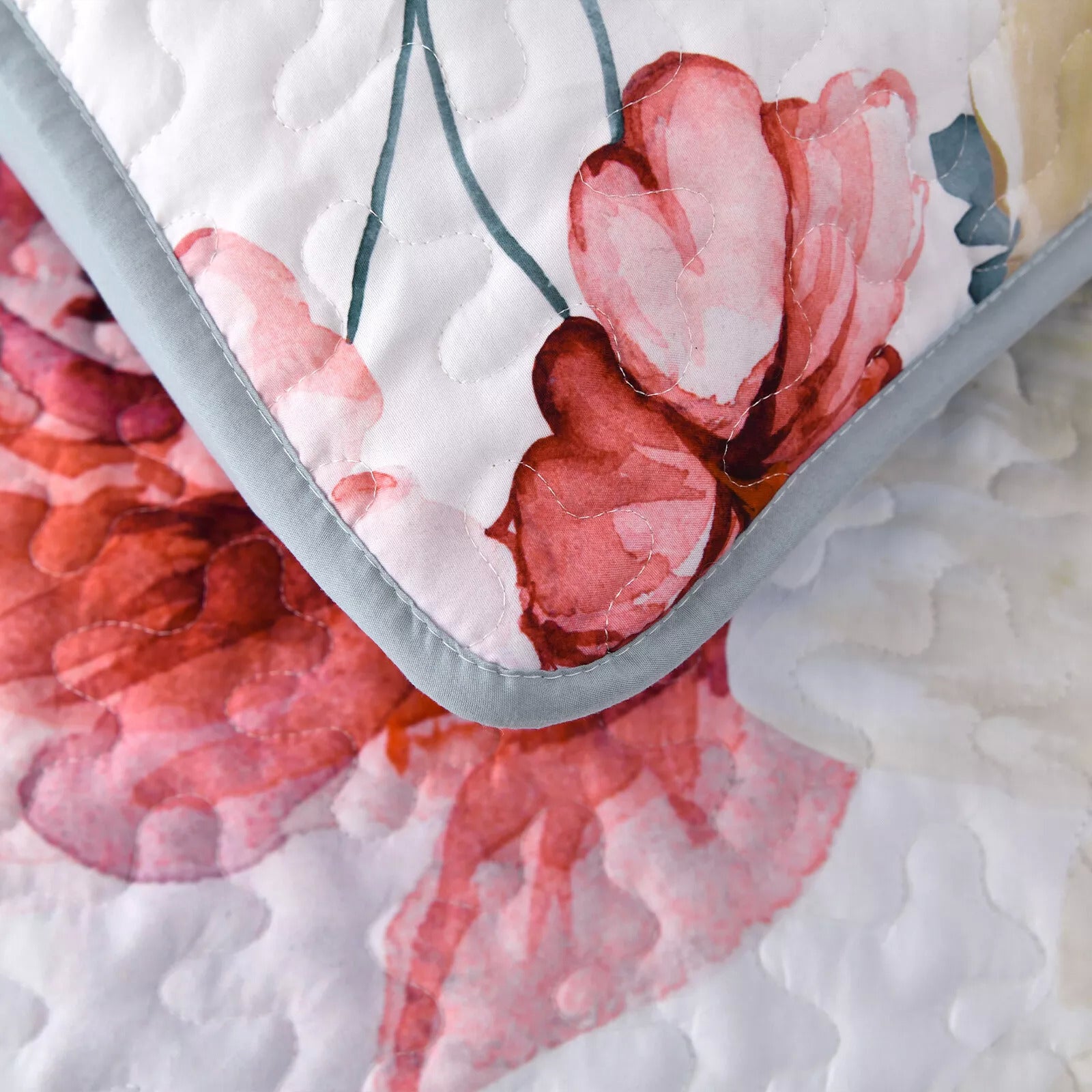 Blankets & Throws: Vibrant Quilted Bedspread and Pillowcases Set: Add Color and Comfort to Your Space - Queen size