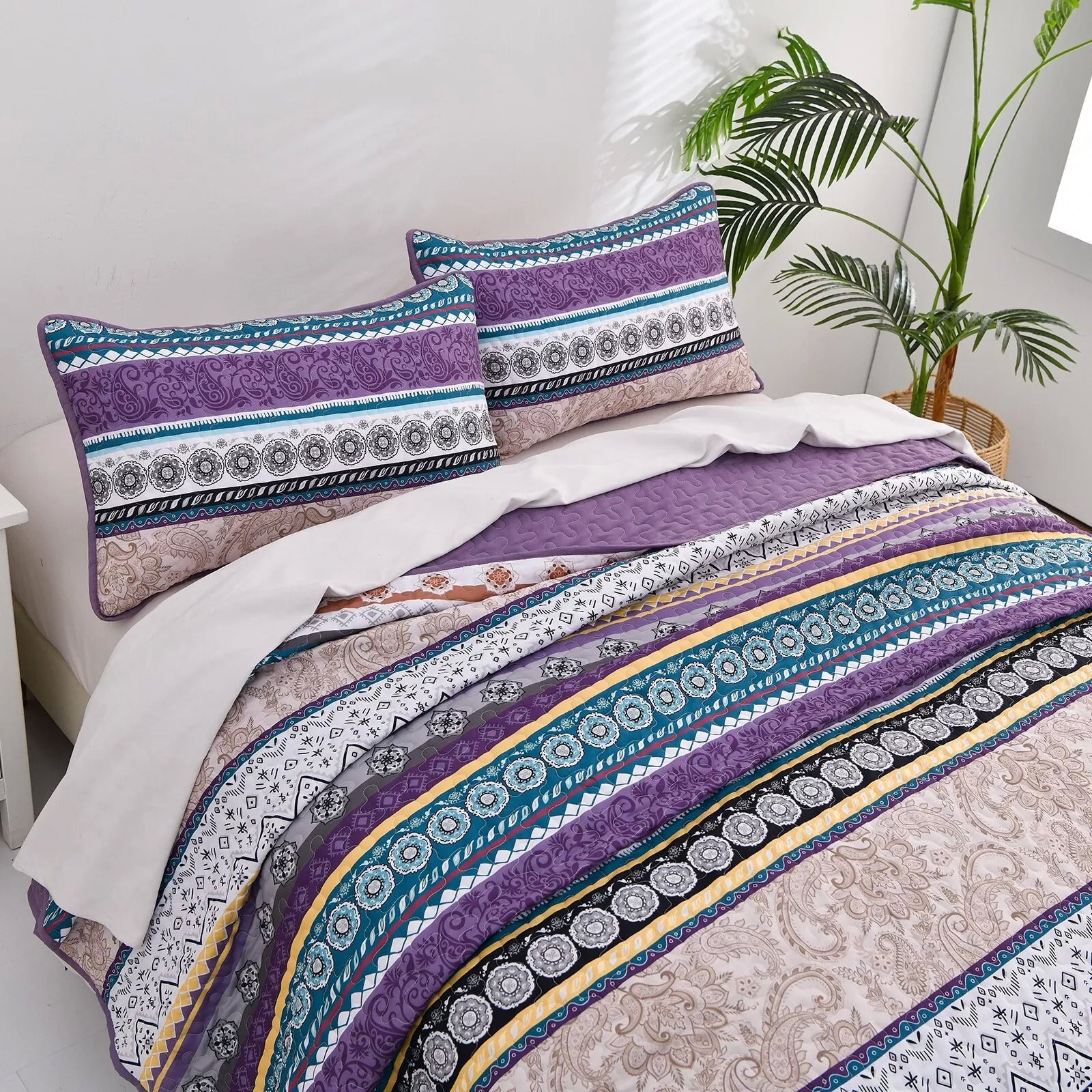 Blankets & Throws: Hygge Quilted bedspread and pillowcovers set: Embrace Cozy Living - Queen size