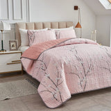 Blankets & Throws: Versatile Quilted Coverlet and Pillowcases Set: Adapts to Every Season - Queen size
