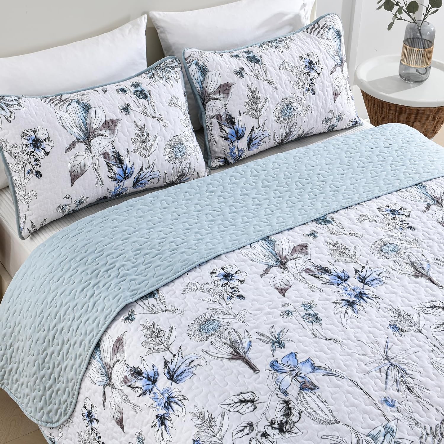 Blankets & Throws: Yearning Quilted coverlet and pillowcovers set: For a Better Night's Sleep - Queen size