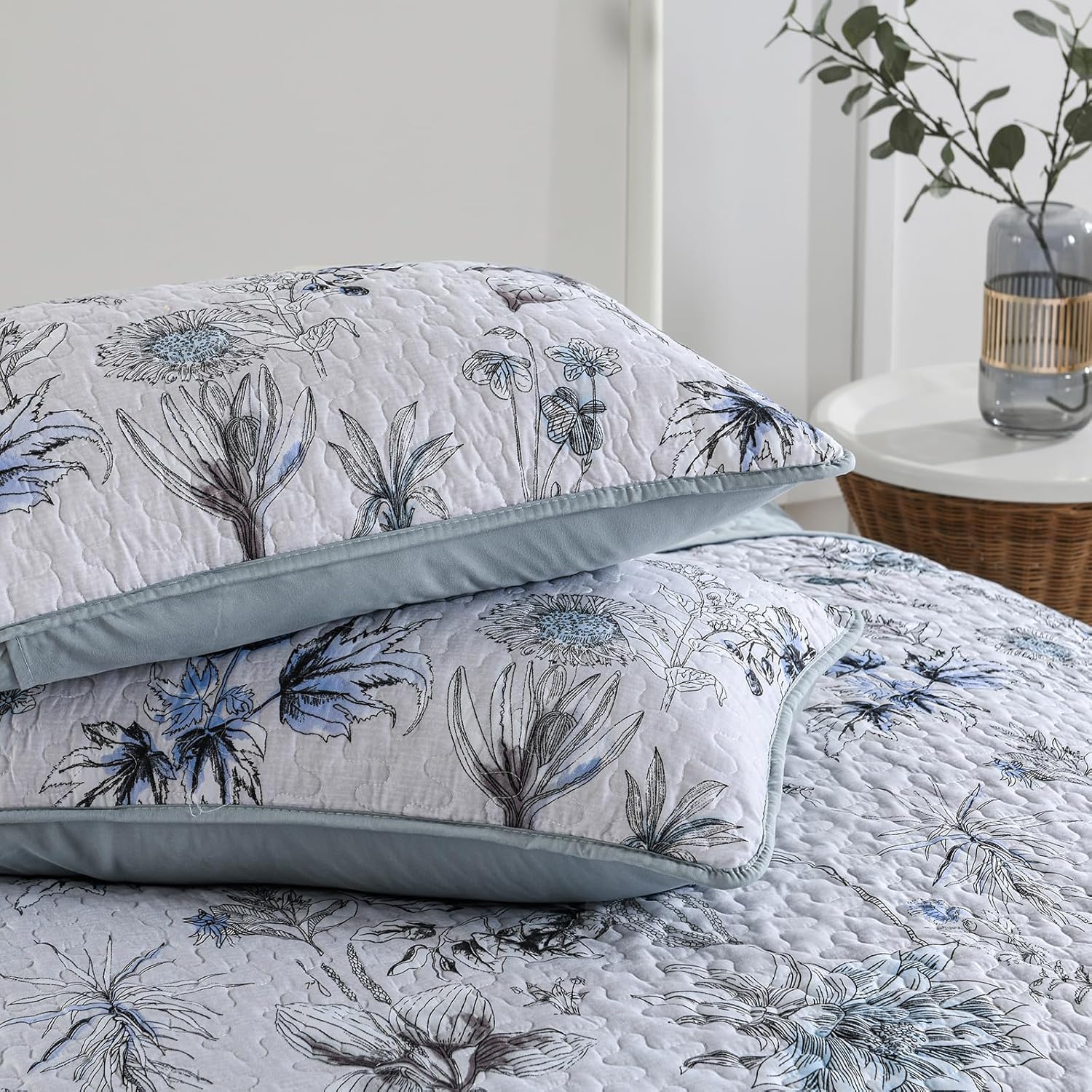 Blankets & Throws: Yearning Quilted coverlet and pillowcovers set: For a Better Night's Sleep - Queen size