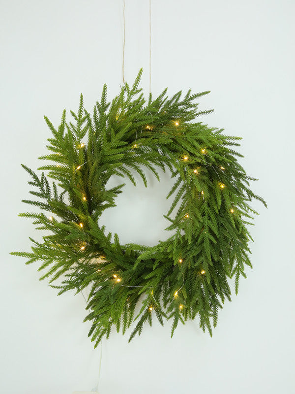 Christmas Wreaths & Garlands: PINE WREATH WITH LED USB POWERED 61CM