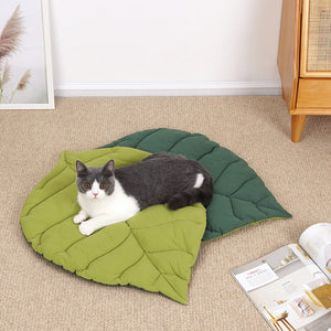 1 Pcs Green Leaf-Shaped Pet Sleeping Mat - Durable Dog Floor Pad & Cat Bed for Sleeping and Playtime