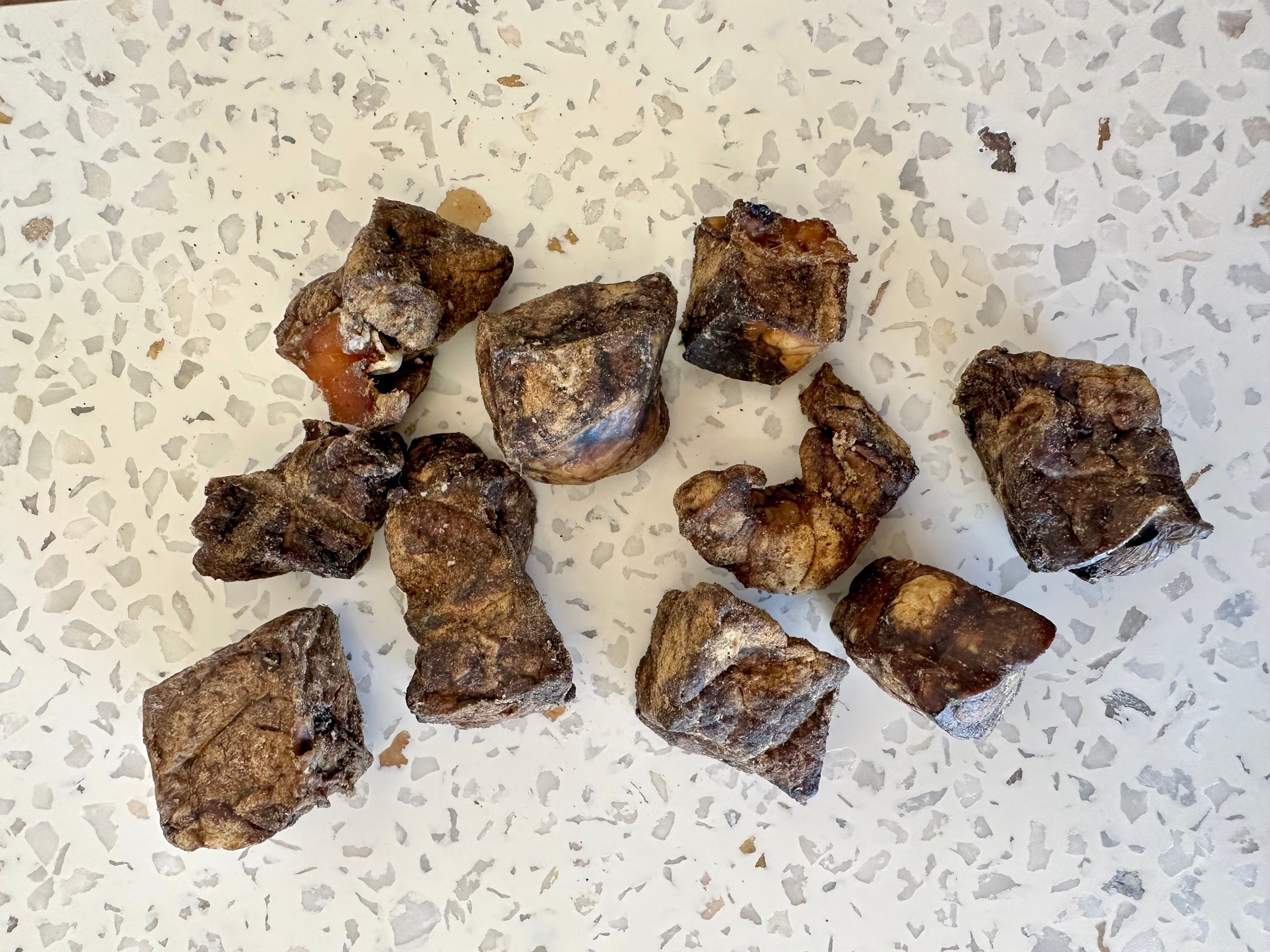 Dog Food: 1x Just Beef Puffs (lung cubes)