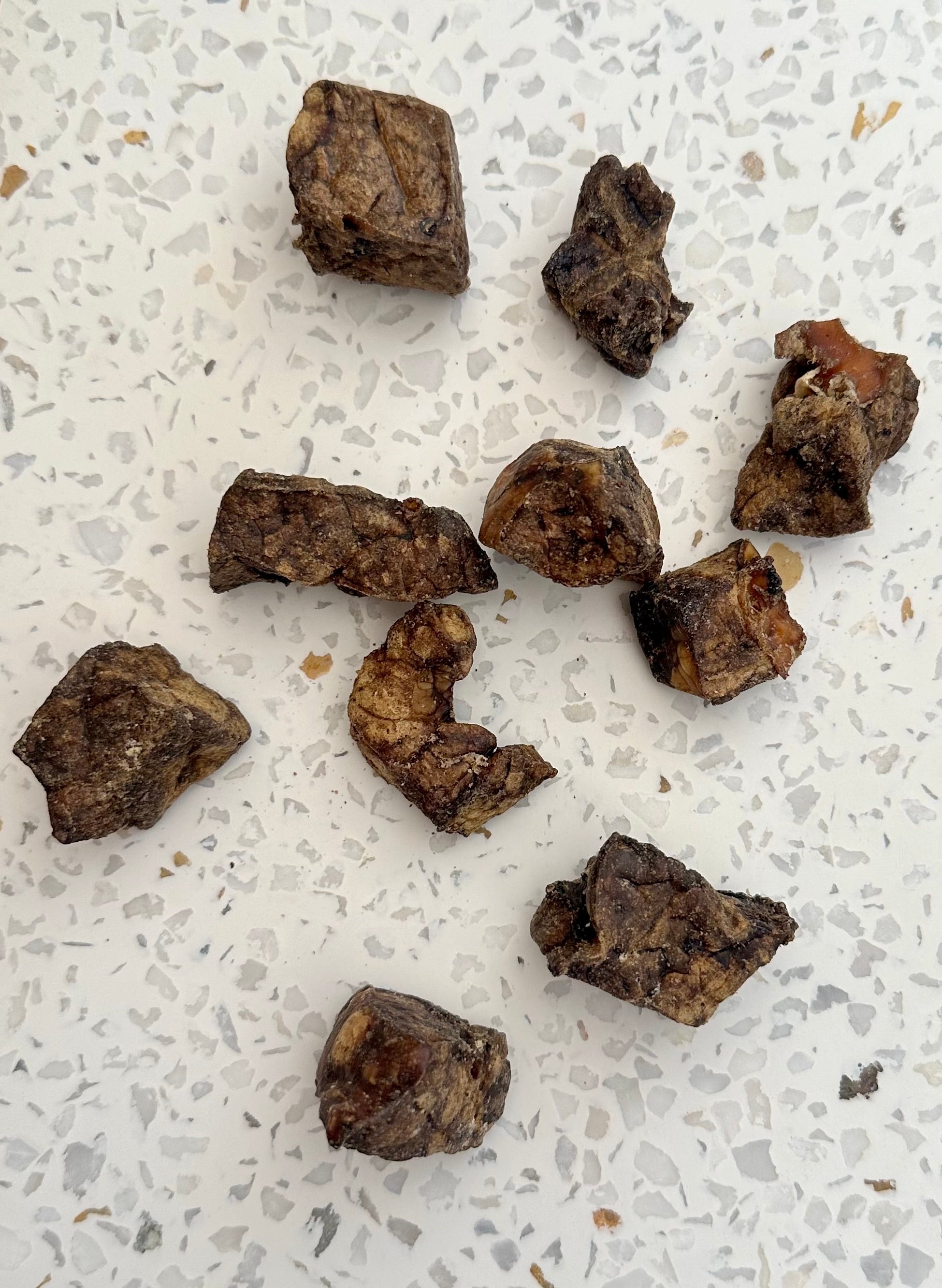Dog Food: 1x Just Beef Puffs (lung cubes)