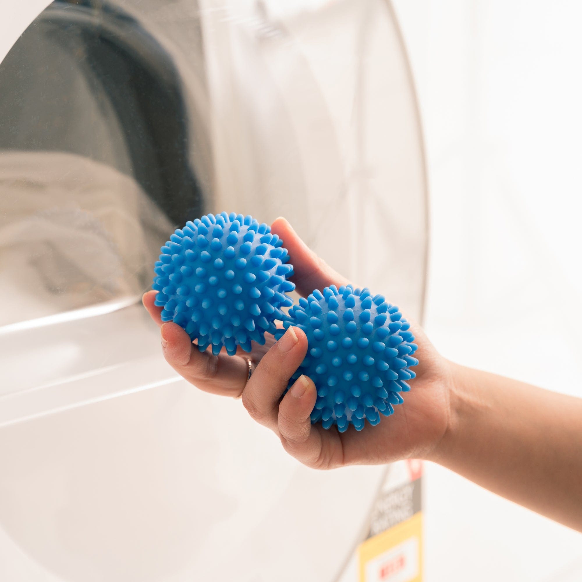 Laundry Cleaning Supplies: 2Pcs Dryer Balls