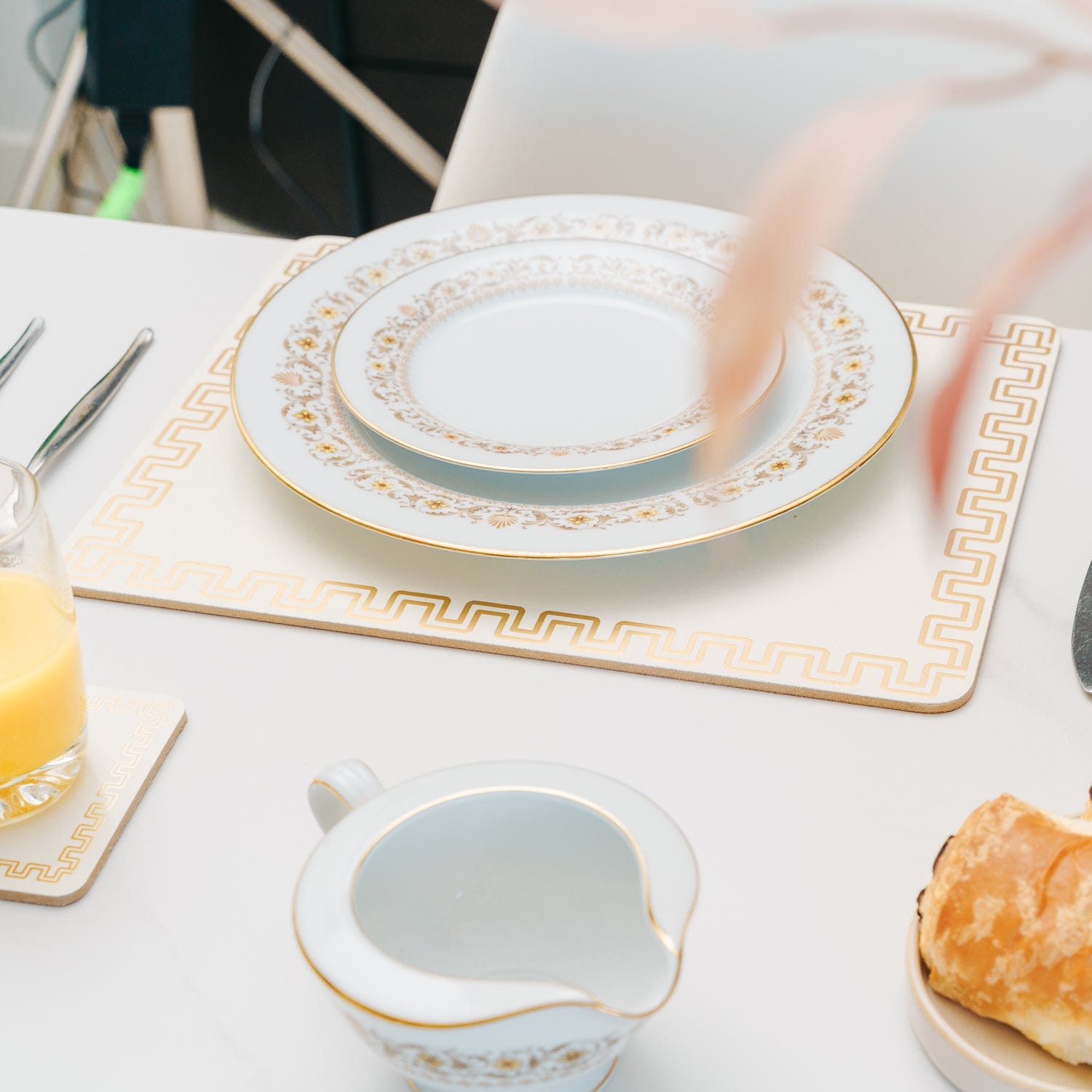 Table Linen & Kitchen Towels: Clevinger Set of 4 MD Placemats Gold Border
