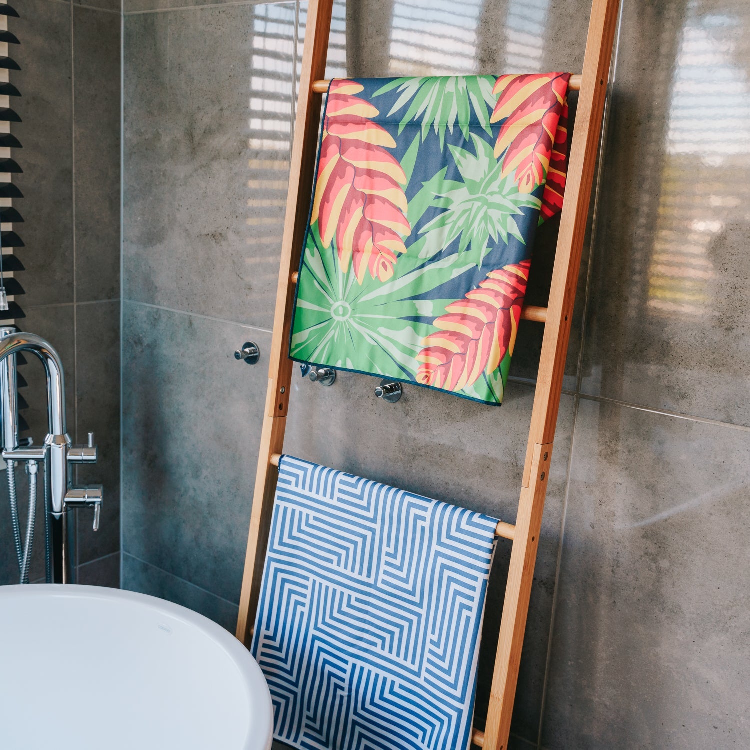 Umbrellas & Sunshades: 180cm 6 Steps Bamboo Towel Ladder
