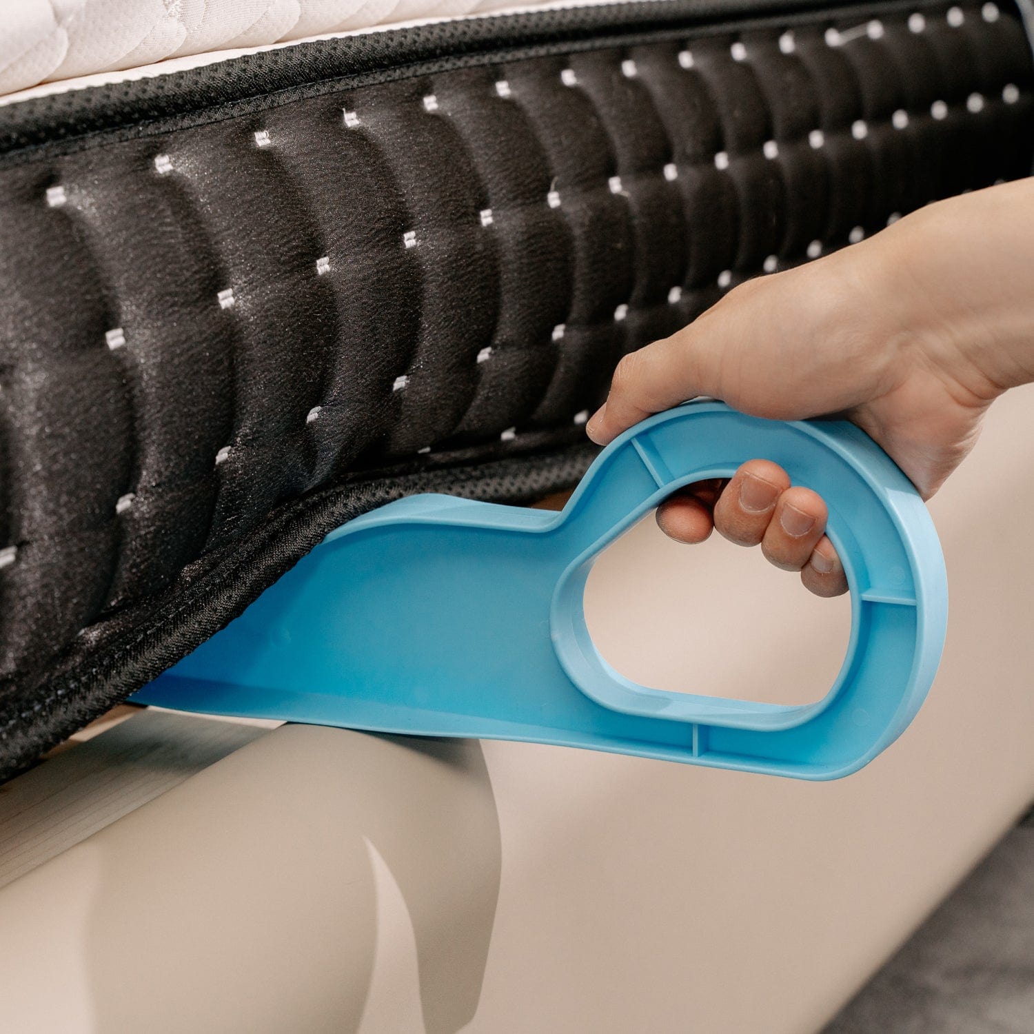 Party Supplies: LIVING TODAY 2pc Extra Large Mattress Lifter