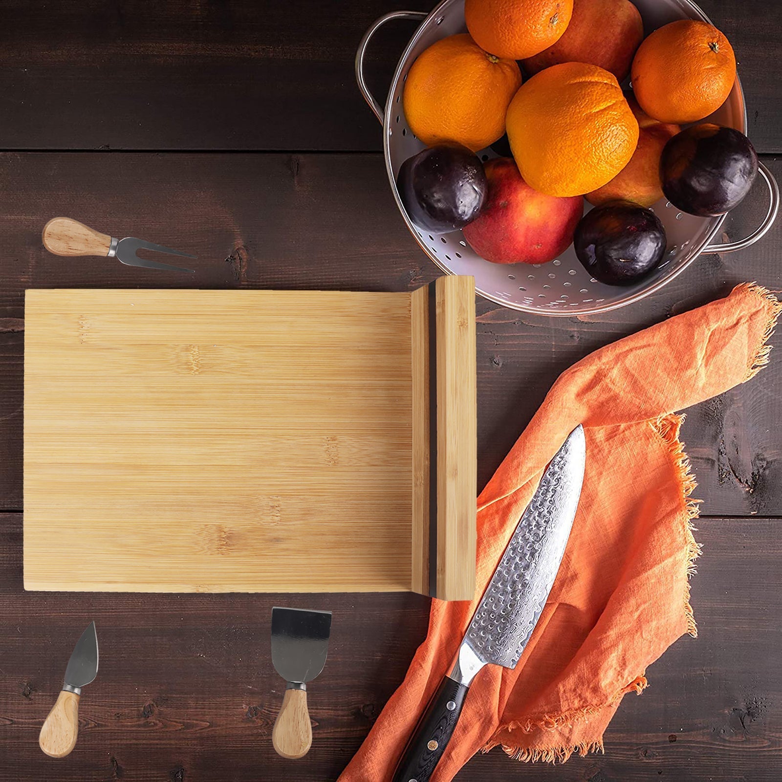 Cutlery: Bamboo Cheese Board and Knife Set