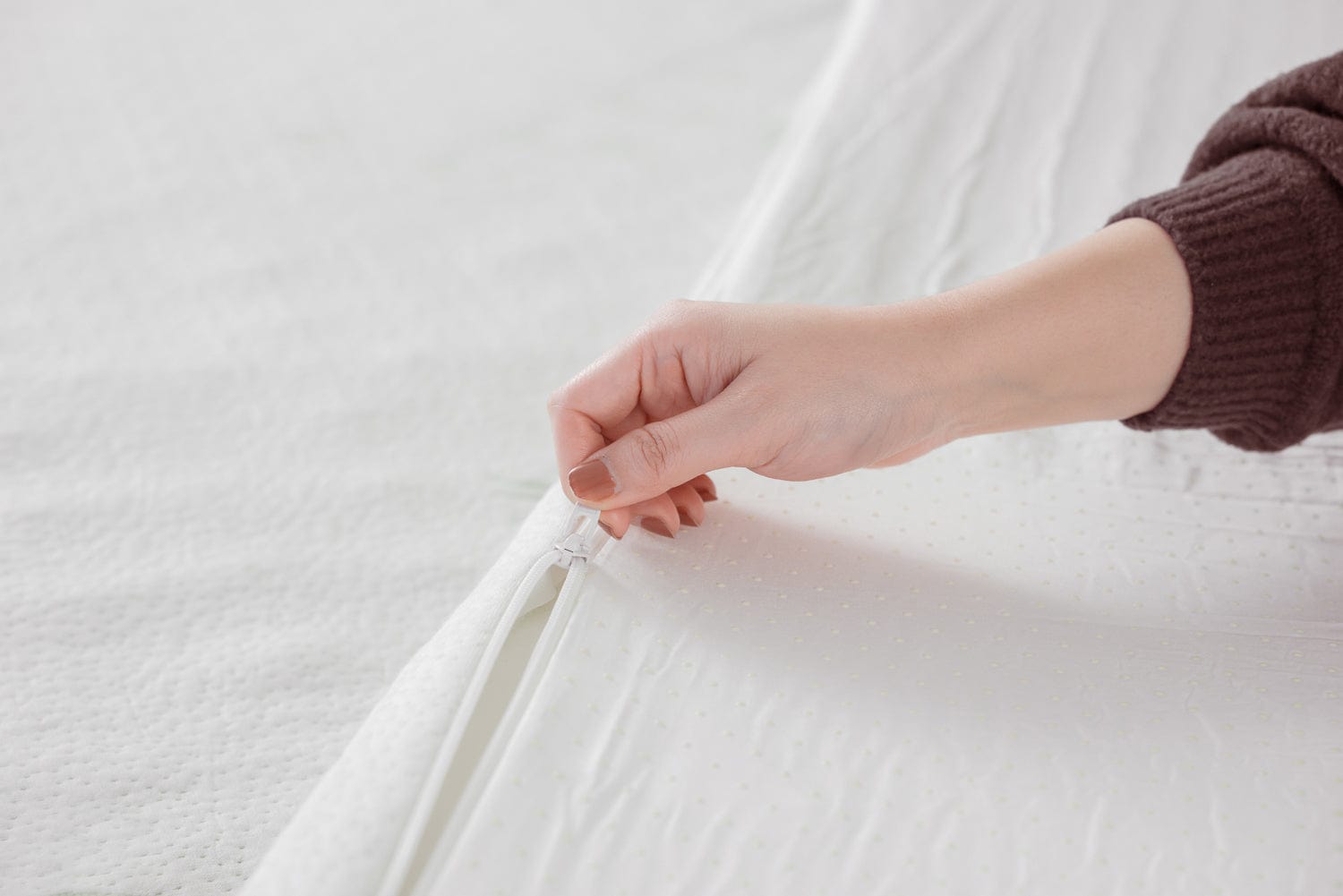 Mattress Toppers: 8cm Memory Foam Topper with Bamboo Mattress Cover - Queen