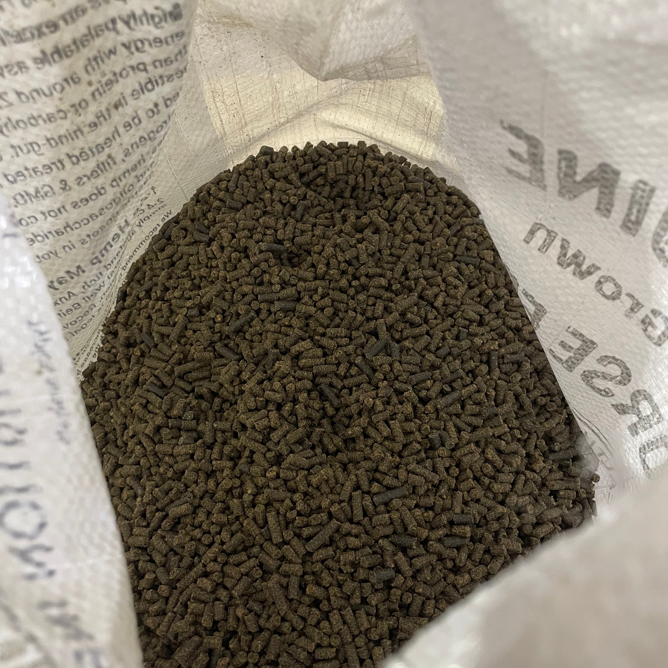 Pet Grooming Supplies: Vital Equine | Hemp Horse Feed Equine Fibre & Protein Pellets - 4kg