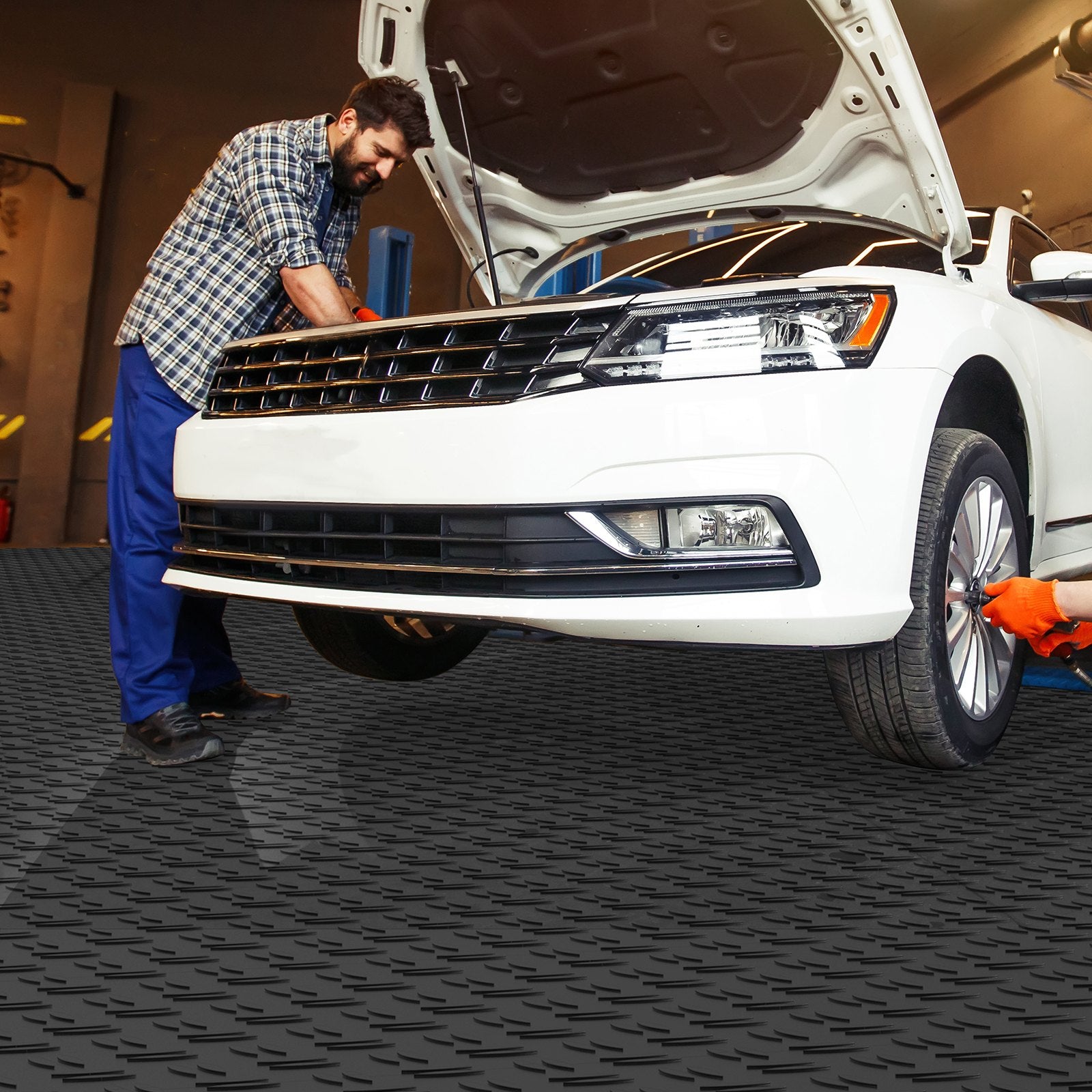 Automotive Repair & Speciality Tools: VEVOR Garage Tiles Interlocking, 12 x 12 x 0.53 inch 50 Pack Garage Floor Covering Tiles, Non-Slip Double-Sided Texture Garage Flooring Tiles, for Garages, Basements, Repair Shops, Black