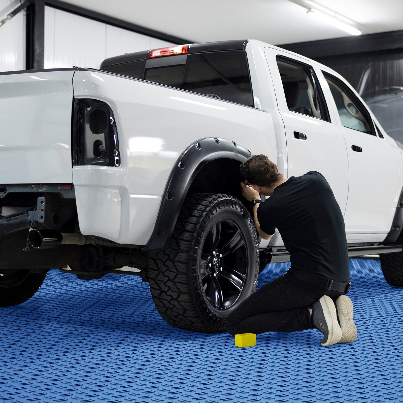 Automotive Repair & Speciality Tools: VEVOR Garage Tiles Interlocking 12x12 in 25 Pack Garage Flooring Tiles Blue