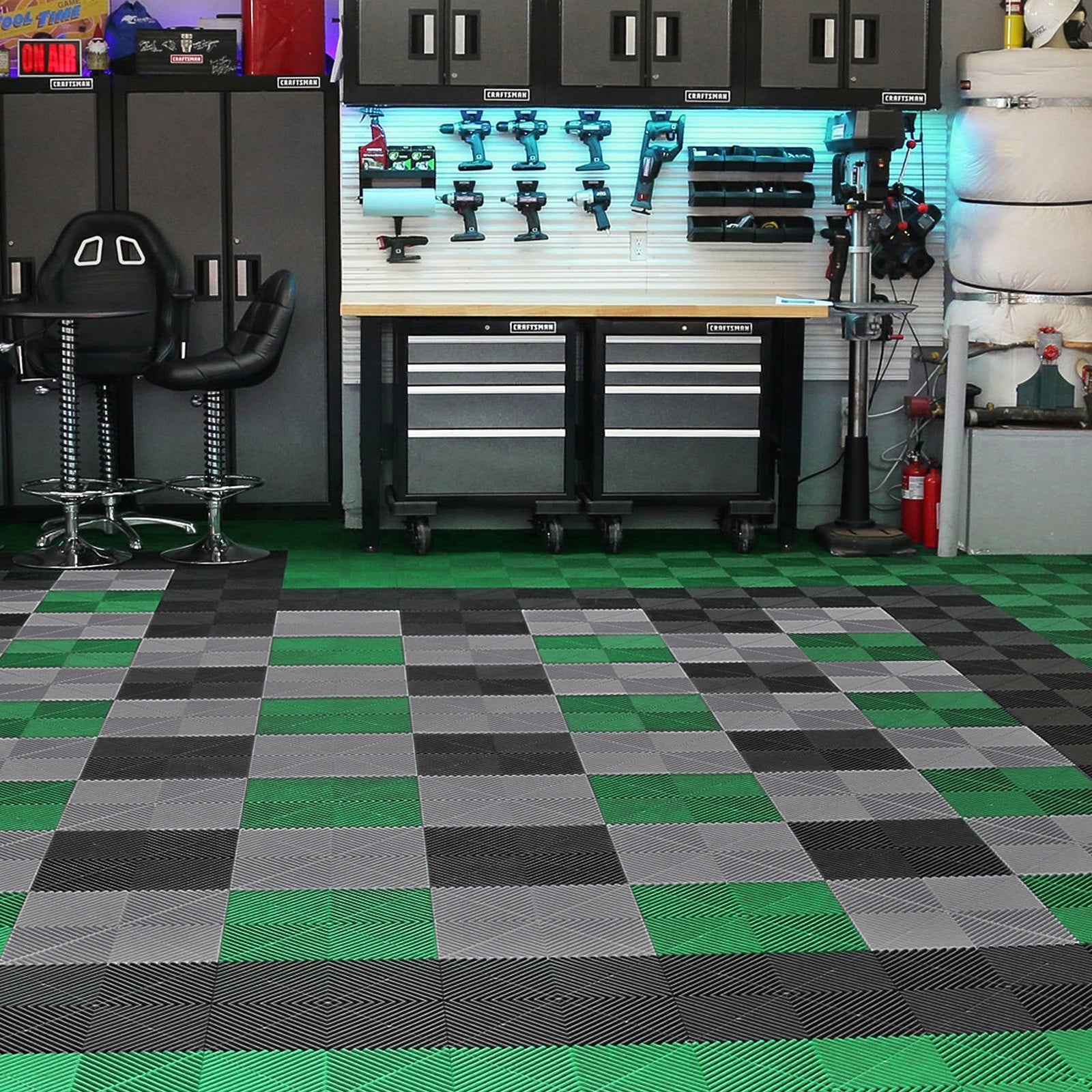 Dog Grooming Supplies: VEVOR Interlocking Drainage Mat, 31 x 31 cm Modular Interlocking Cushion, 40 Pcs Splicing Drainage Mats, Non-Slip Gray PP Drainage Floor Tile and Shower Mat, for Garage, Garden, Kitchen & Outdoor