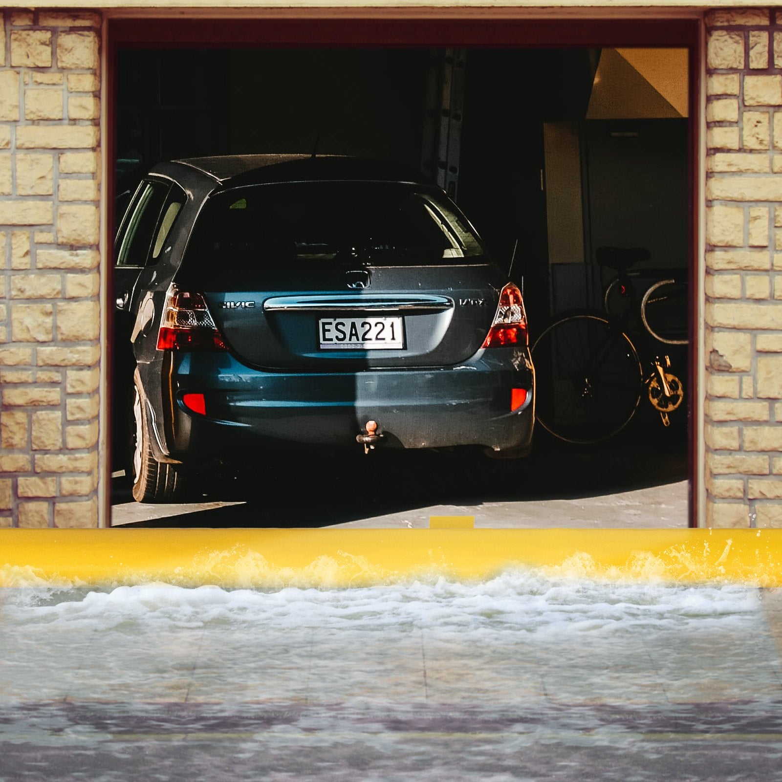 Traffic Control & Parking Tools: VEVOR Flood Barrier Hydro Barrier 24' Length x 6