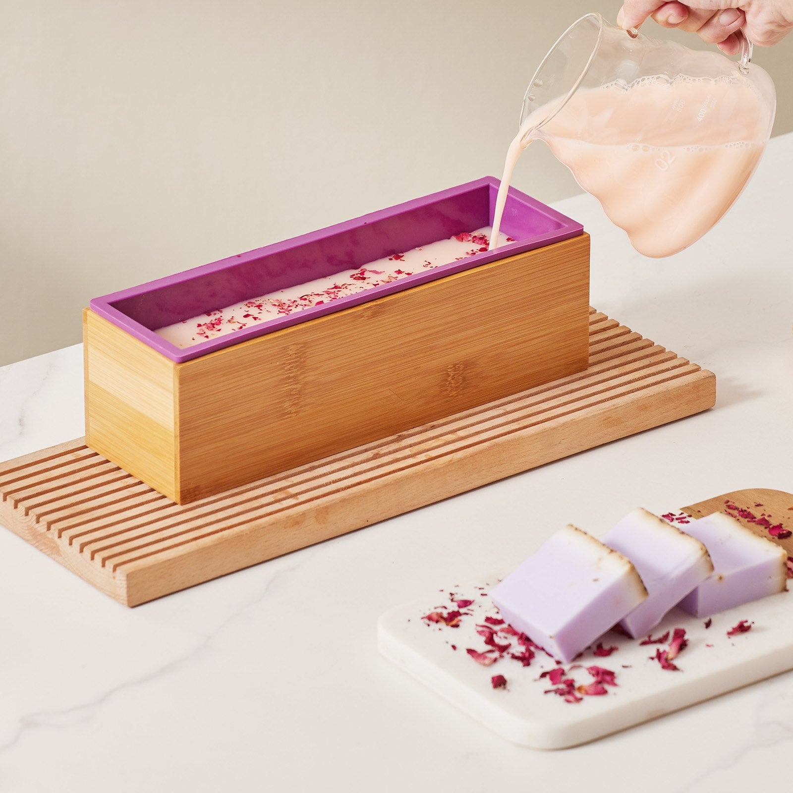 Food Storage: VEVOR Soap Making Kit, Bamboo Cutting Box and Inner Box with Silicone Mold, Stainless Steel Straight Cutter and Wavy Cutter, 100 Bags and 105 Stickers, Soap Making Supplies DIY Kits for Adults