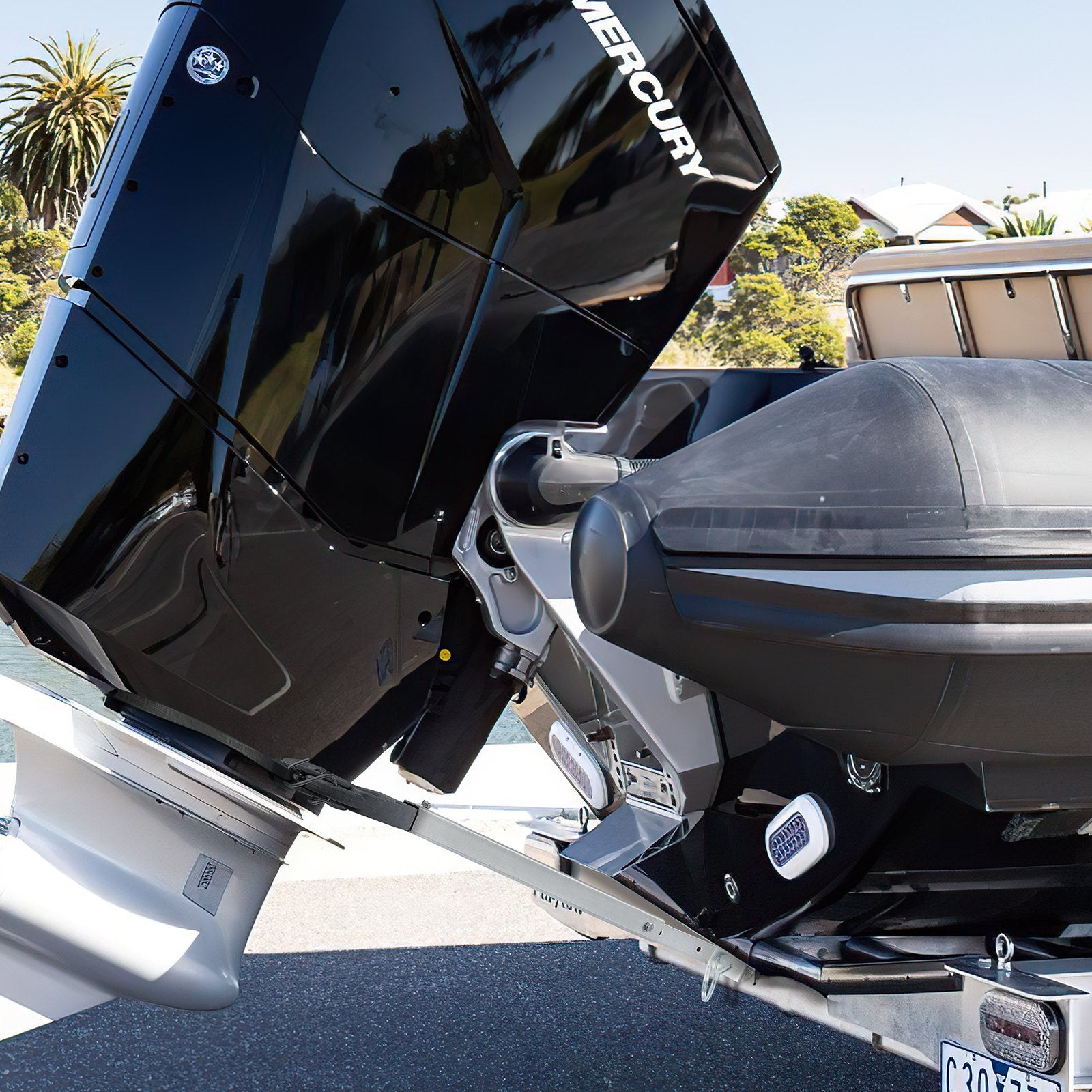 Toilet Brushes & Holders: VEVOR Transom Saver, 609.6-914.4 mm, Adjustable Boat Transom Saver with Heavy-Duty Head, Corrosion-Resistant Easy-to-Install Transom Savers for Less Than 100 HP Outboard Motor , Fit for Roller & Trailer