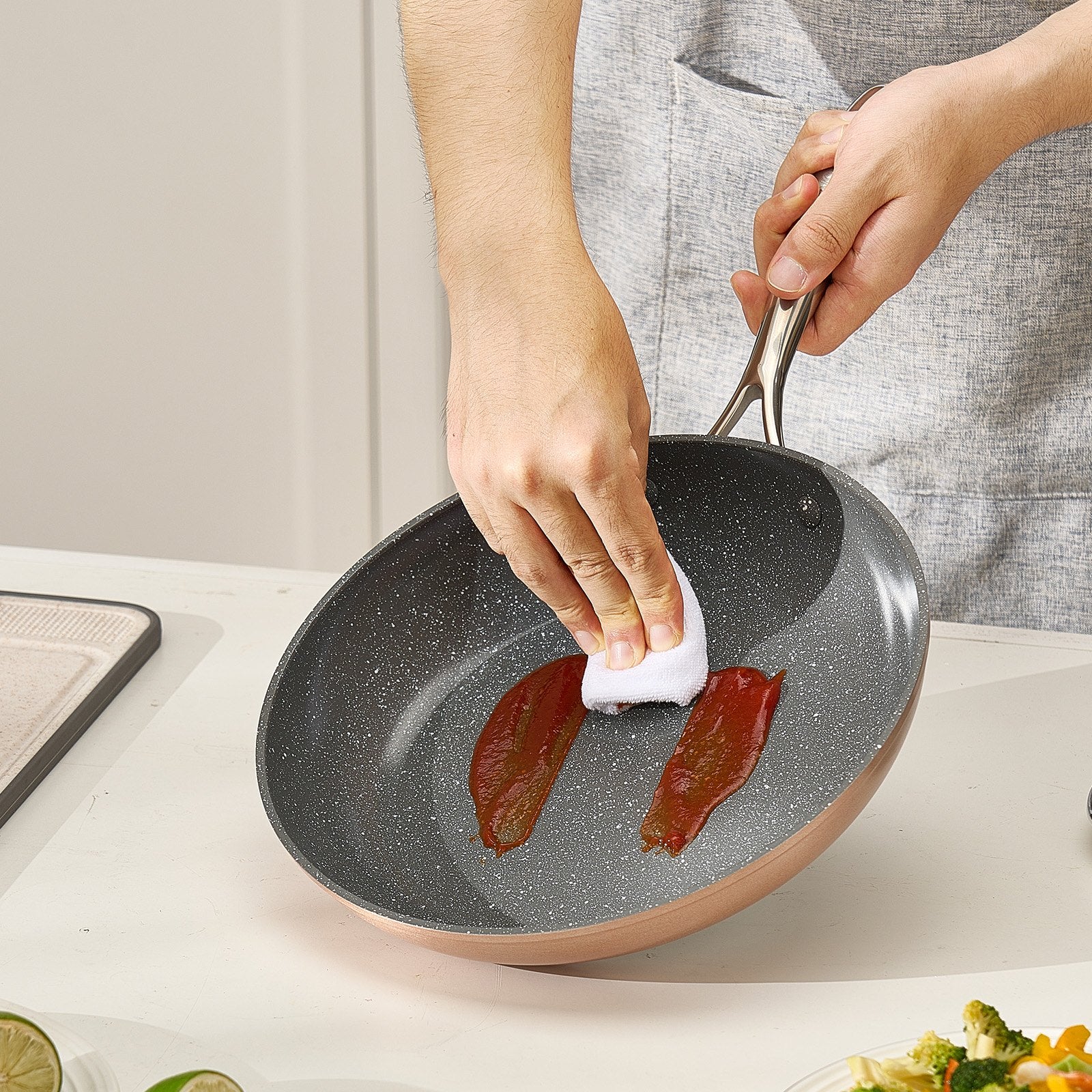 Skillets & Frying Pans: VEVOR Frying Pan Skillet, Aluminum Egg Fry Pans, 3 Piece (200, 270, 300 mm), Nonsitck Ceramic Heavy-Duty Skillets with Heat-Resistant Handle, Chef's Cookware, for Oven, Gas, Electric, Induction, Grey