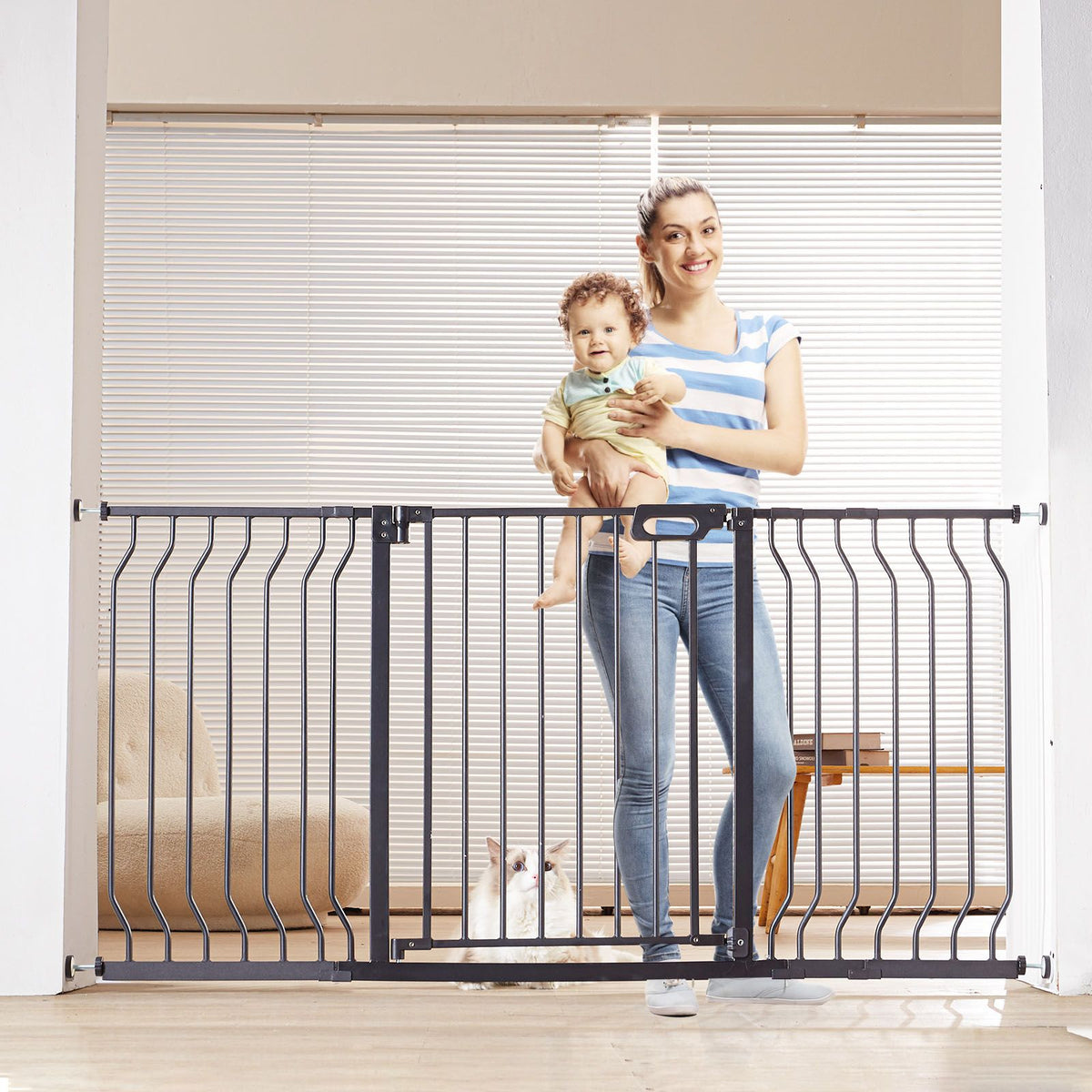 Baby Gate, 749-1346 mm Extra Wide, 762 mm High, Dog Gate for Stairs Doorways and House, Easy Step Walk Thru Auto Close Child Gate Pet Security Gate with Pressure Mount and Wall Mount Kit, Black