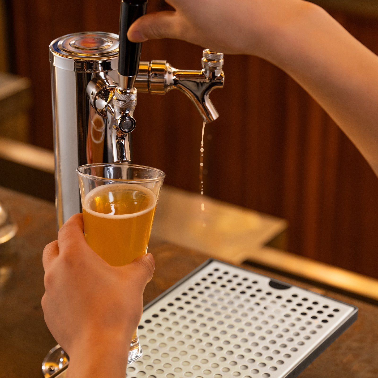 Basketball & Basketball Accessories: VEVOR Beer Drip Tray, 304 Stainless Steel Kegerator Drip Trays with 4 Non-Slip Rubber Pads and Detachable Cover, Heat / Cold Resistant Beer Tower Drip Pan for Bar Restaurant Coffee Shop Home