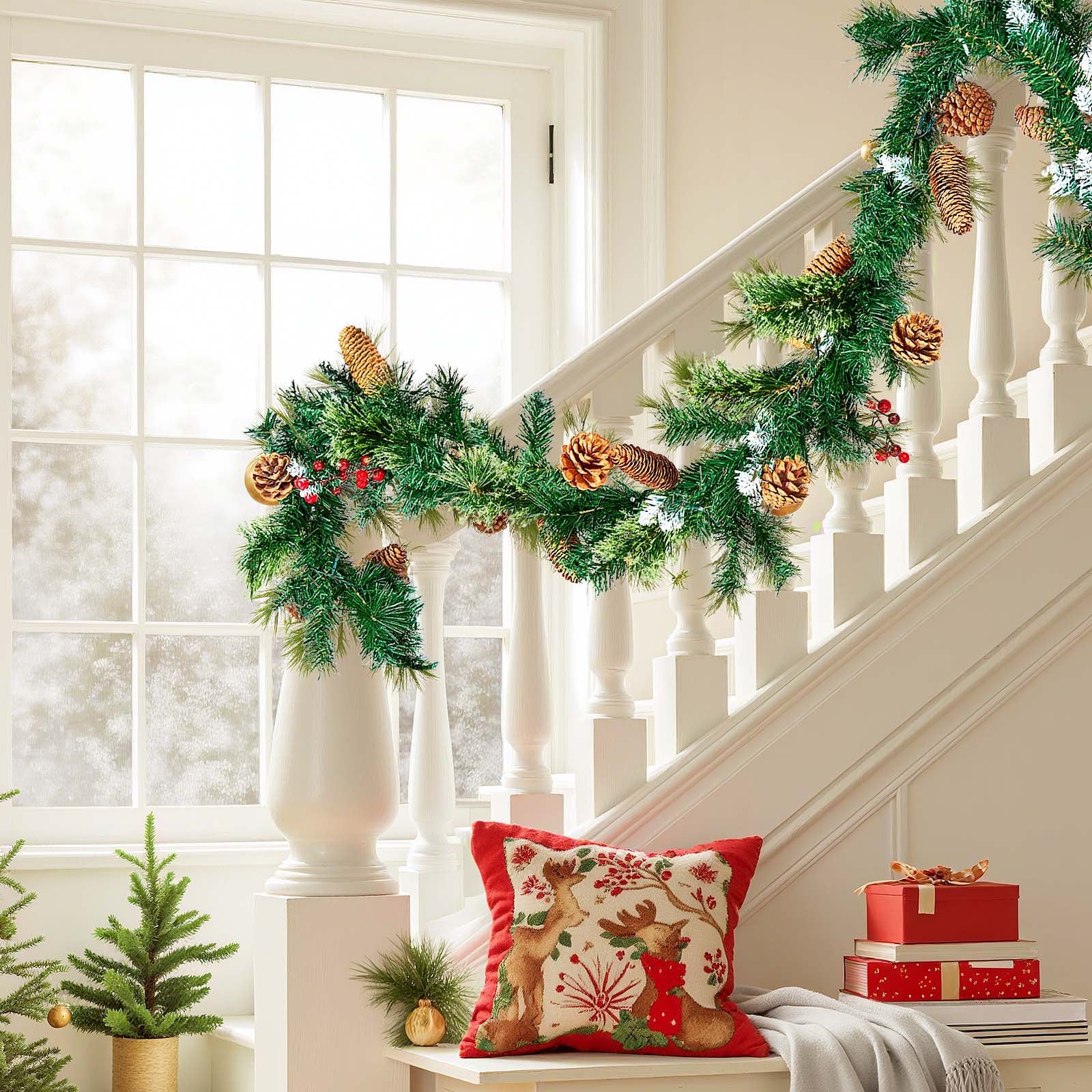 Christmas Wreaths & Garlands: VEVOR Christmas Garland, 2750mm Artificial Christmas Garland with Light String, Faux Greenery Decoration with Berry Clusters, Pine Needles, Pine Cones, Realistic Xmas Collection for Mantel Fireplace
