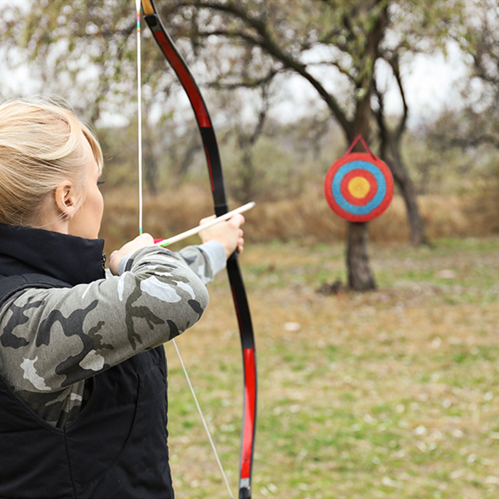 Outdoor Play Equipment: VEVOR Archery Target, 5 Layers 20" Arrow Target, Traditional Solid Straw Round Archery Target Shooting Bow, Hand-Made Arrows Target, Coloured Rope Target for Backyard Outdoor Hunting Shooting Practice