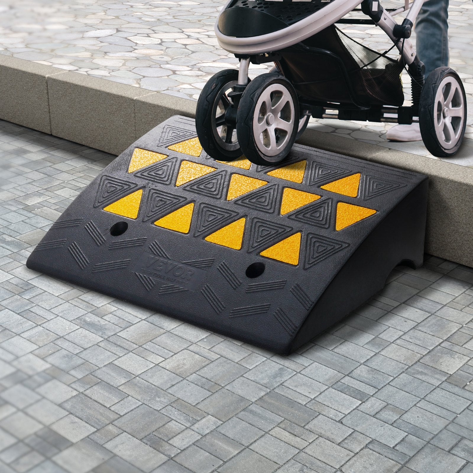 Traffic Control & Parking Tools: VEVOR Rubber Curb Ramp 15.2 cm Rise Height Sidewalk Curb Ramp, 37 cm Width 49.1 cm Length Driveway Ramp for Curb, 15T Heavy Duty Rubber Ramp for Forklifts, Trucks, Buses, Cars, Wheelchairs, Bikes