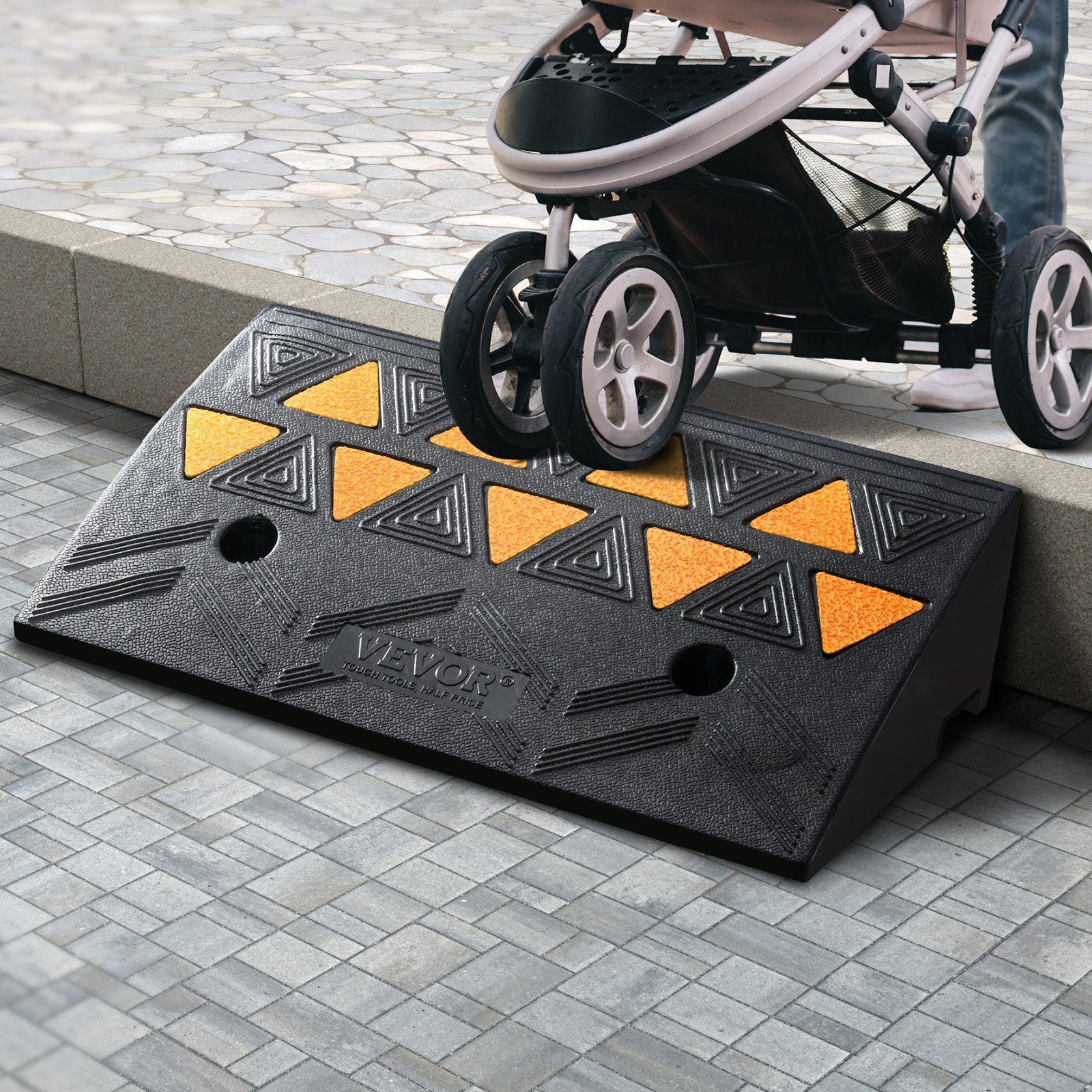 Traffic Control & Parking Tools: VEVOR Rubber Curb Ramp 10.8 cm Rise Height Sidewalk Curb Ramp, 30 cm Width 50 cm Length Driveway Ramp for Curb, 15T Heavy Duty Rubber Ramp for Forklifts, Trucks, Buses, Cars, Wheelchairs, Bikes