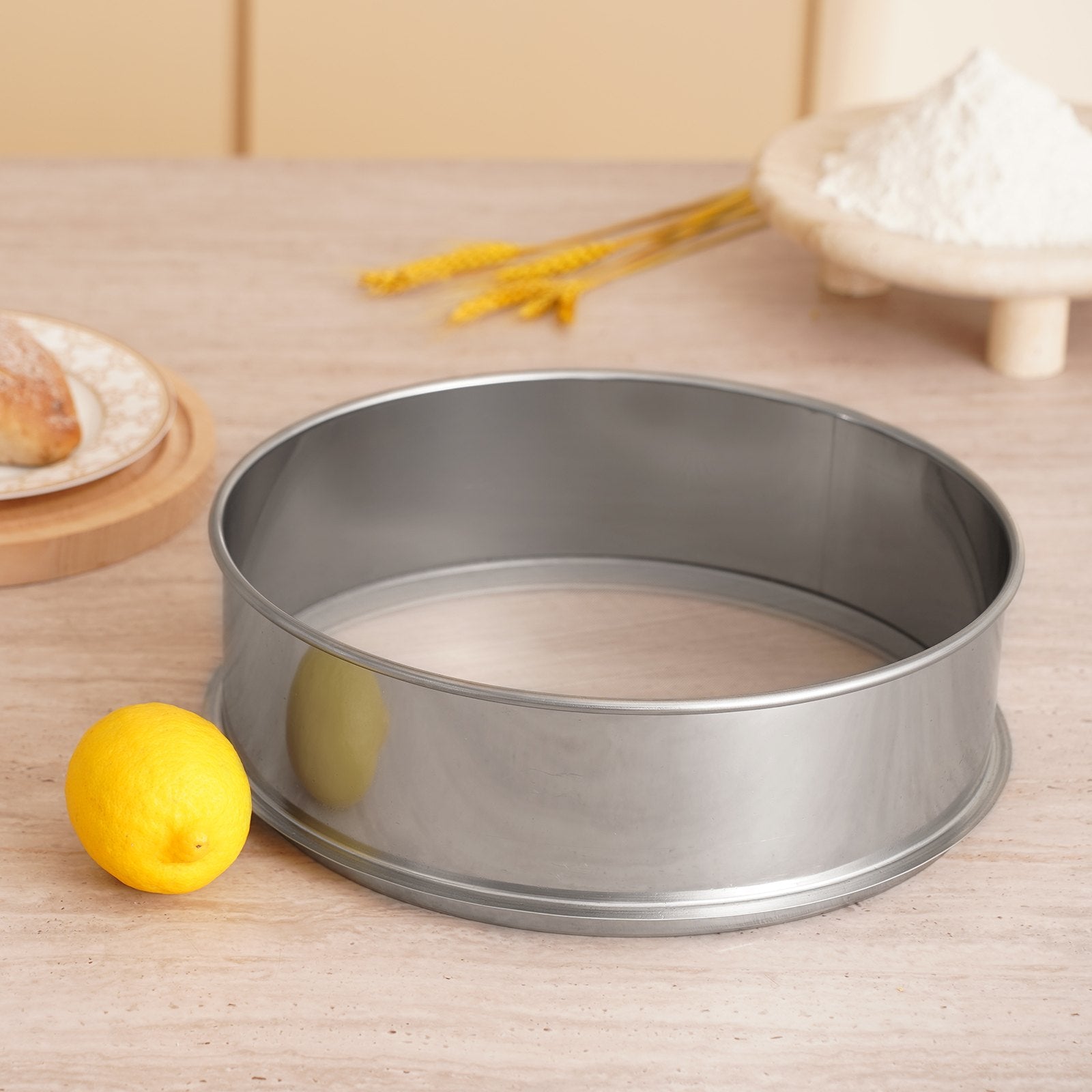 Food Storage: VEVOR Flour Sieve Fine Mesh, 80 Mesh Flour Sifter, 304 Stainless Steel Fine Mesh Sifter Food-grade, Dia. 12.6" Fine Mesh Strainers for Baking, 5 Sizes Mesh hole for Mungbean, Rice, Flour, Pearl Powder
