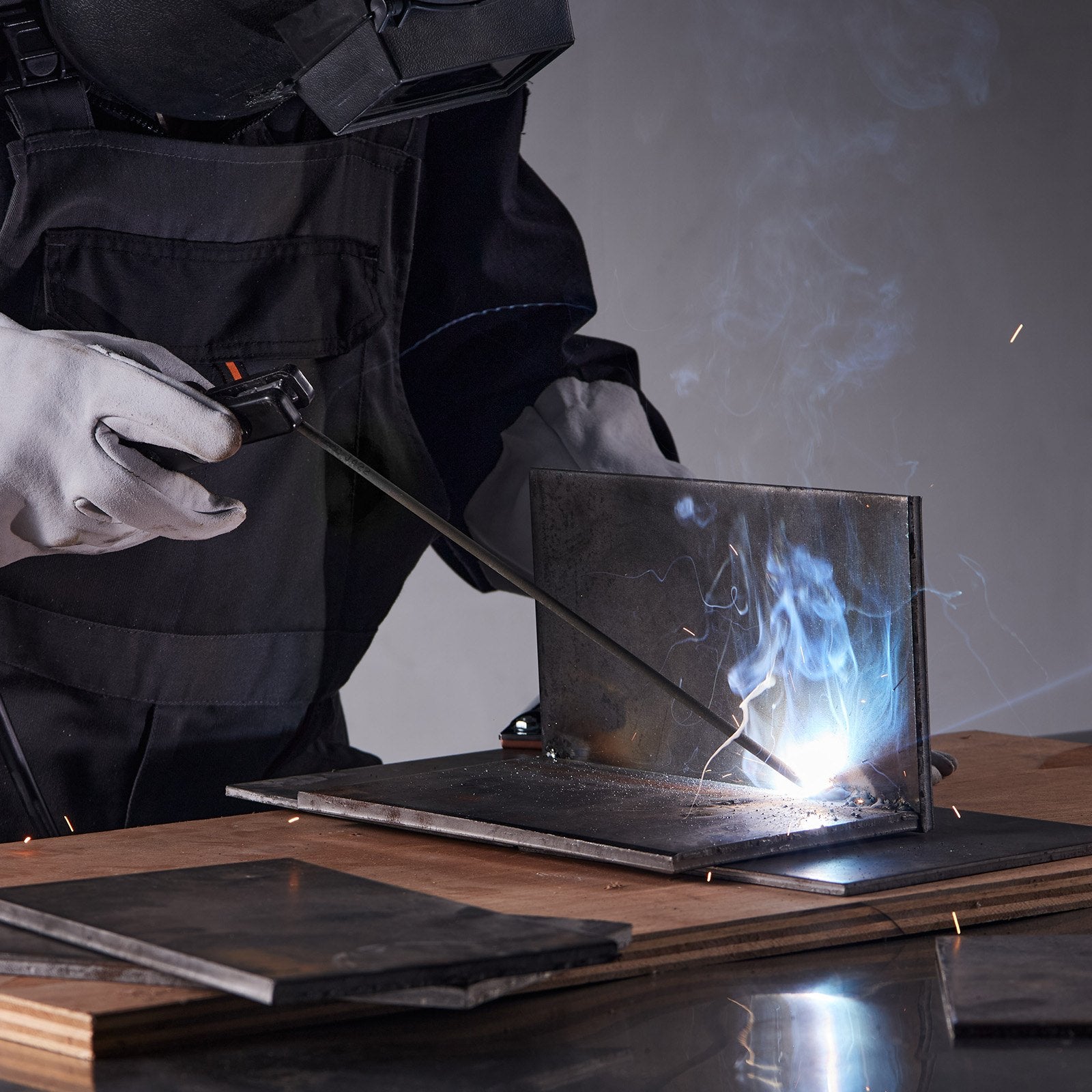 Welding Guns & Plasma Cutters: VEVOR TIG Welder, 200A 6-In-1 Aluminum Welding Machine (LED Display) - AC TIG/DC TIG/AC Pulse TIG/DC Pulse TIG/Spot TIG/MMA(Stick), Electric Welder with Synergic Control IGBT