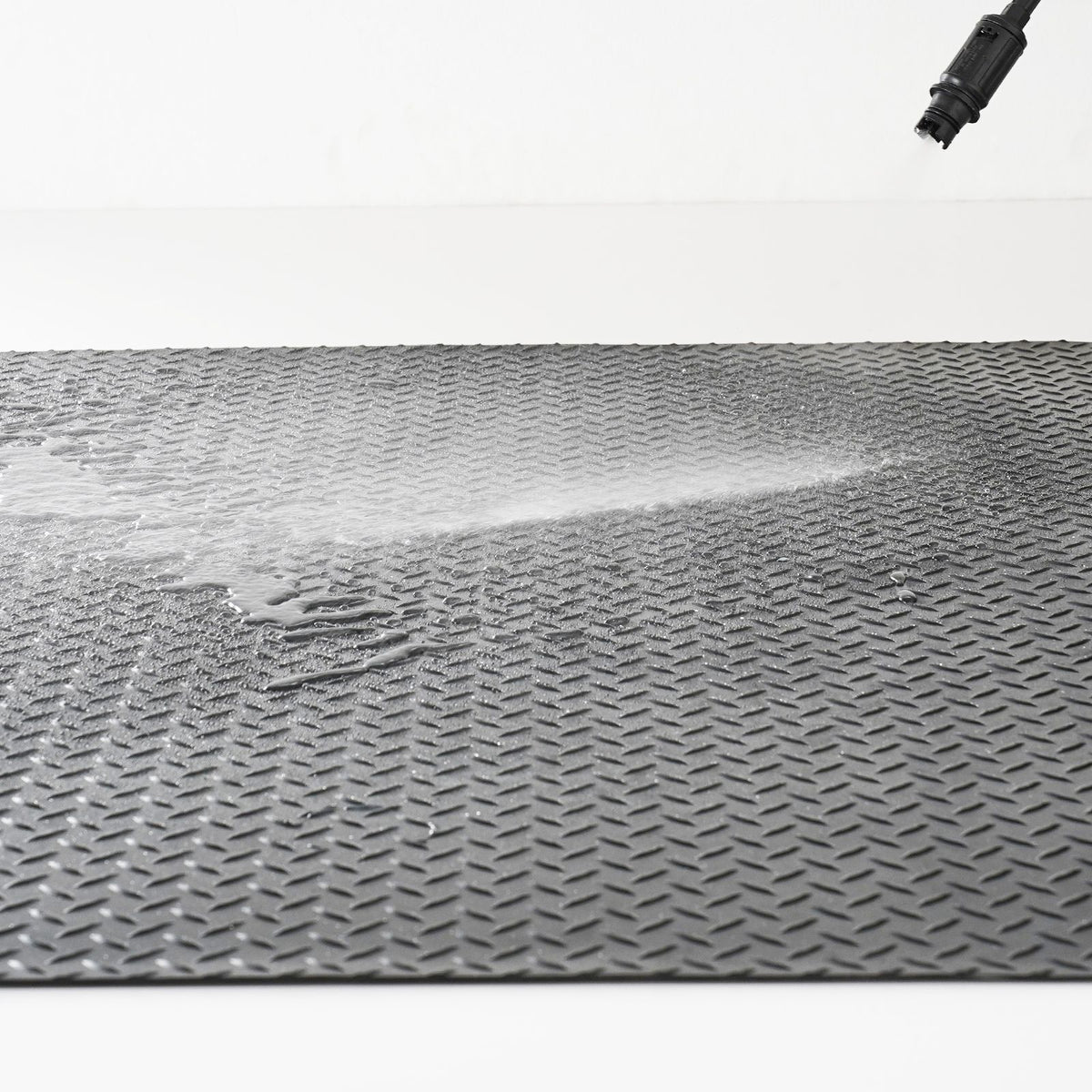 Diamond-Plate Rubber Flooring Roll, 3 mm x 4 ft x 10 ft Garage Floor Mat, SBR Rubber Garage Flooring Roll, Easy to Clean, Diamond Plate Rubber Mat for Under Cars, Garage Industry Gym, Black